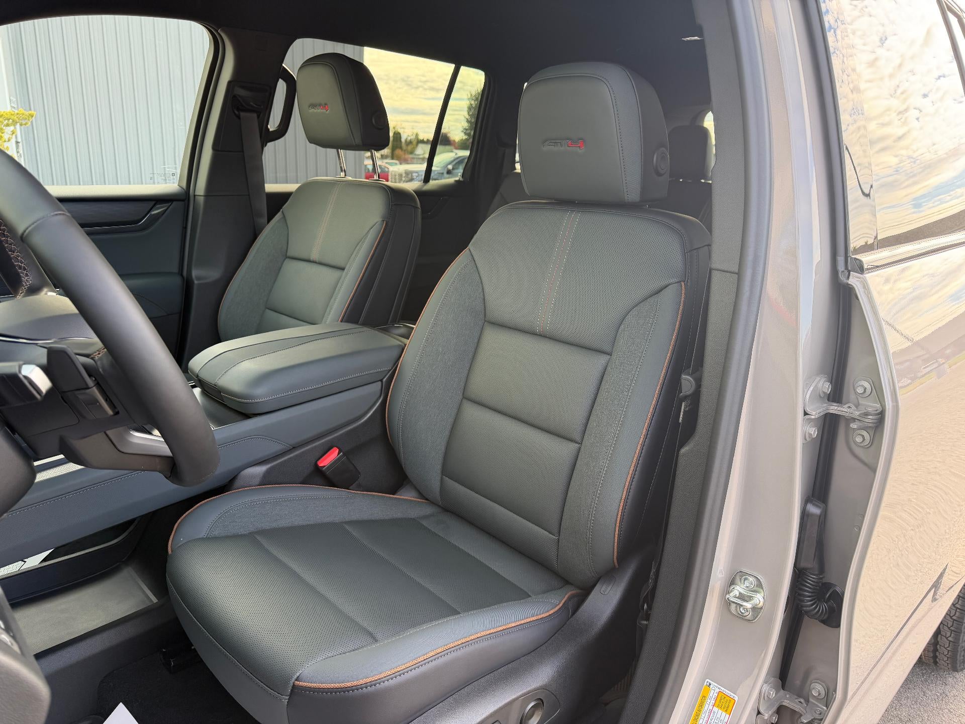 2027 GMC Acadia AWD AT4