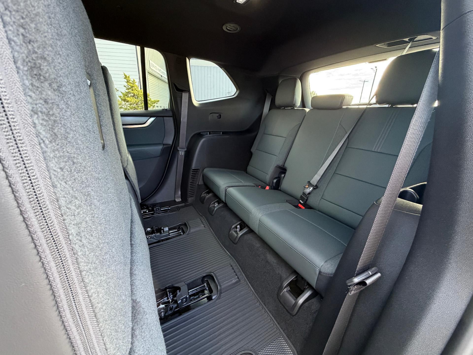 2027 GMC Acadia AWD AT4
