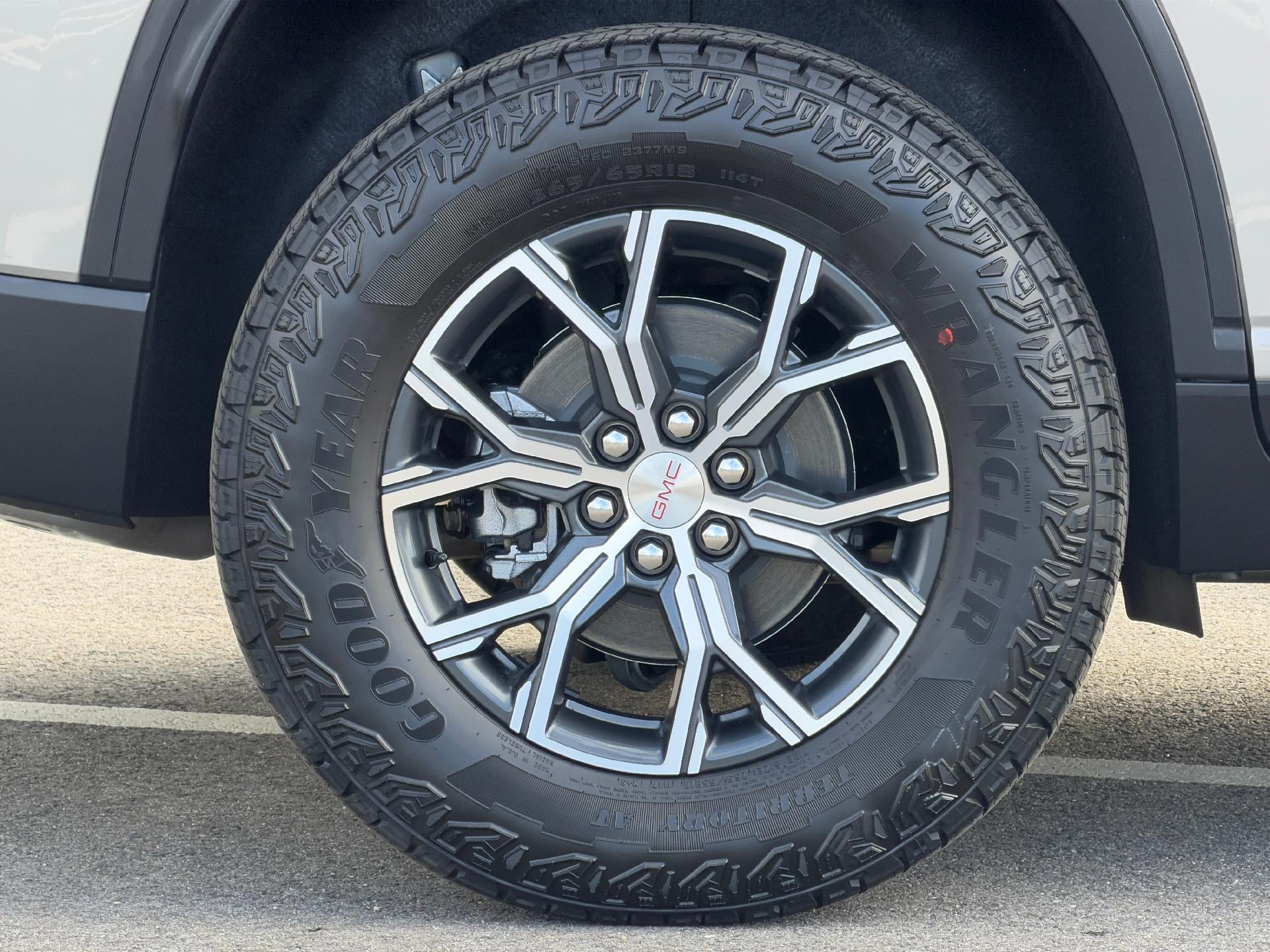 2027 GMC Acadia AWD AT4