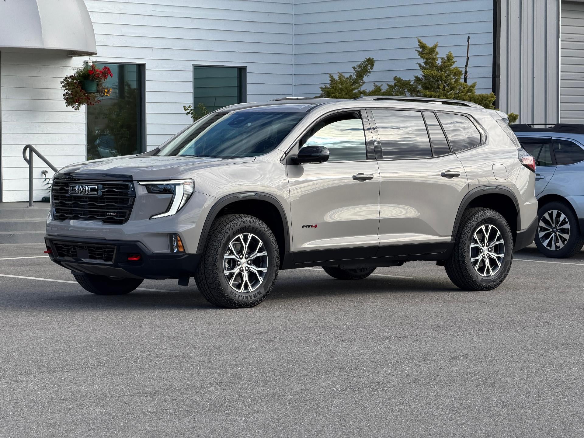 2027 GMC Acadia AWD AT4