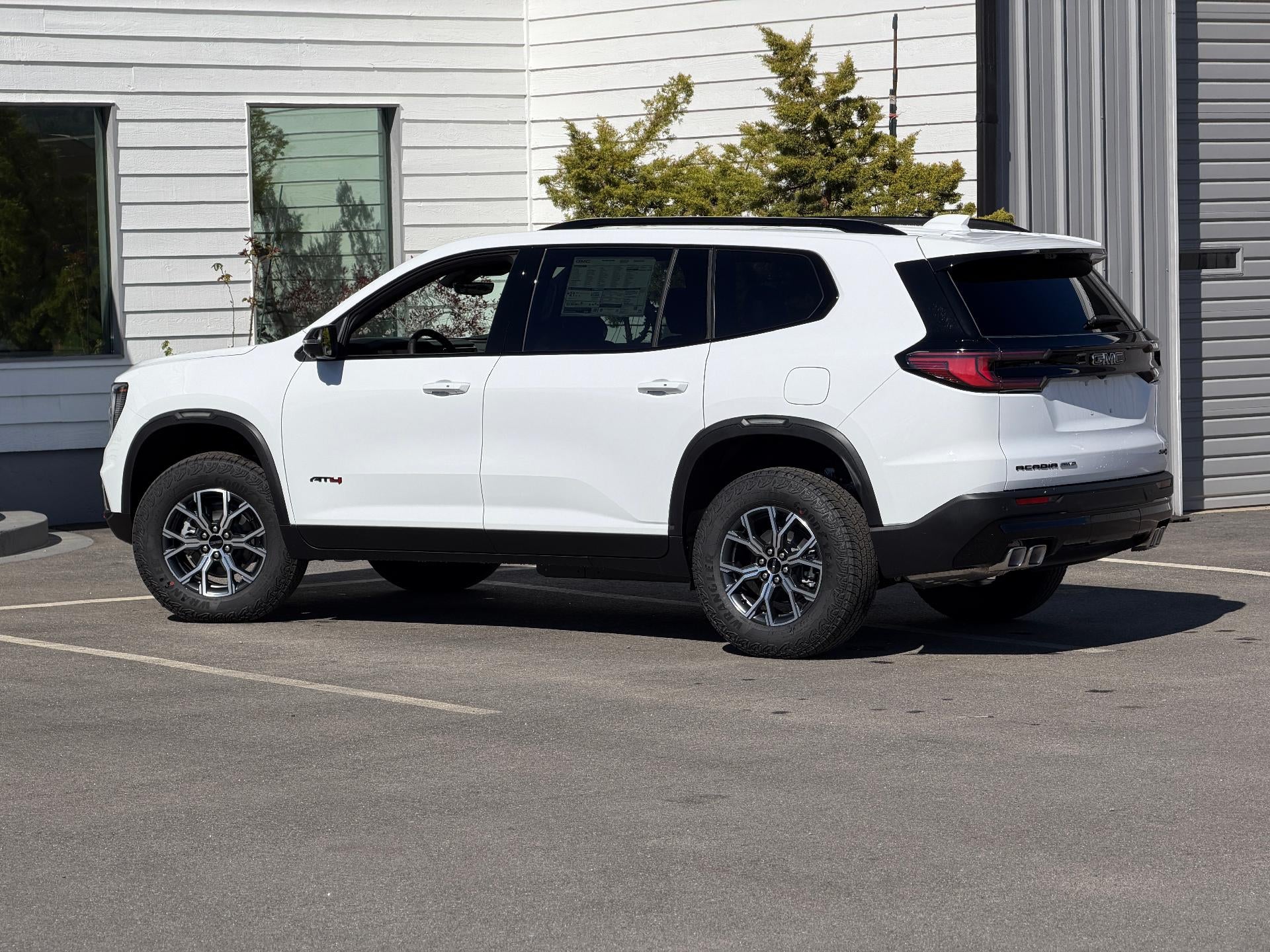 2026 GMC Acadia AWD AT4