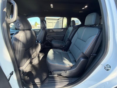 2026 GMC Acadia AWD AT4