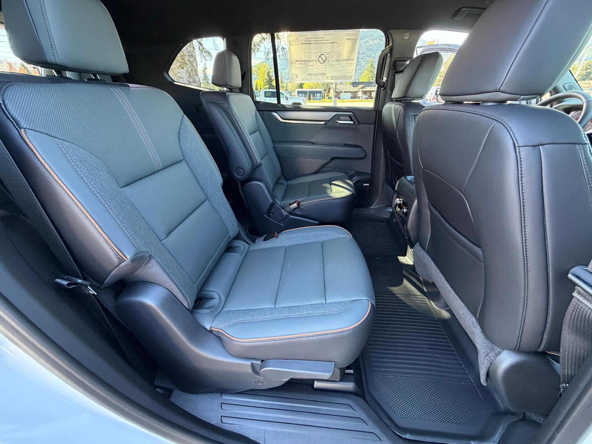 2026 GMC Acadia AWD AT4