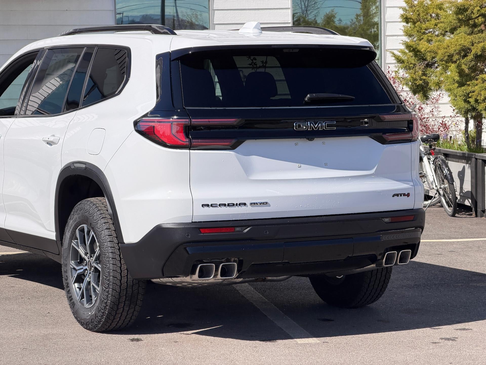 2026 GMC Acadia AWD AT4