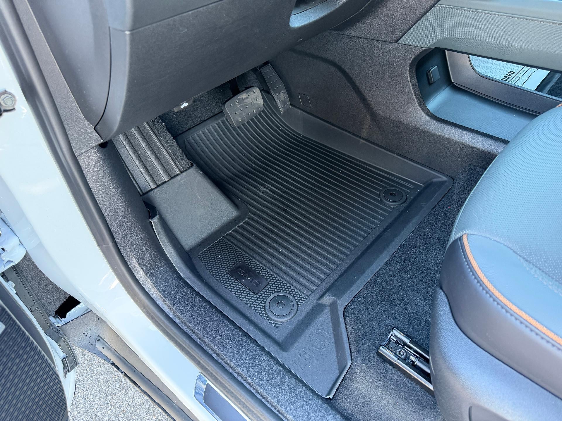 2026 GMC Acadia AWD AT4