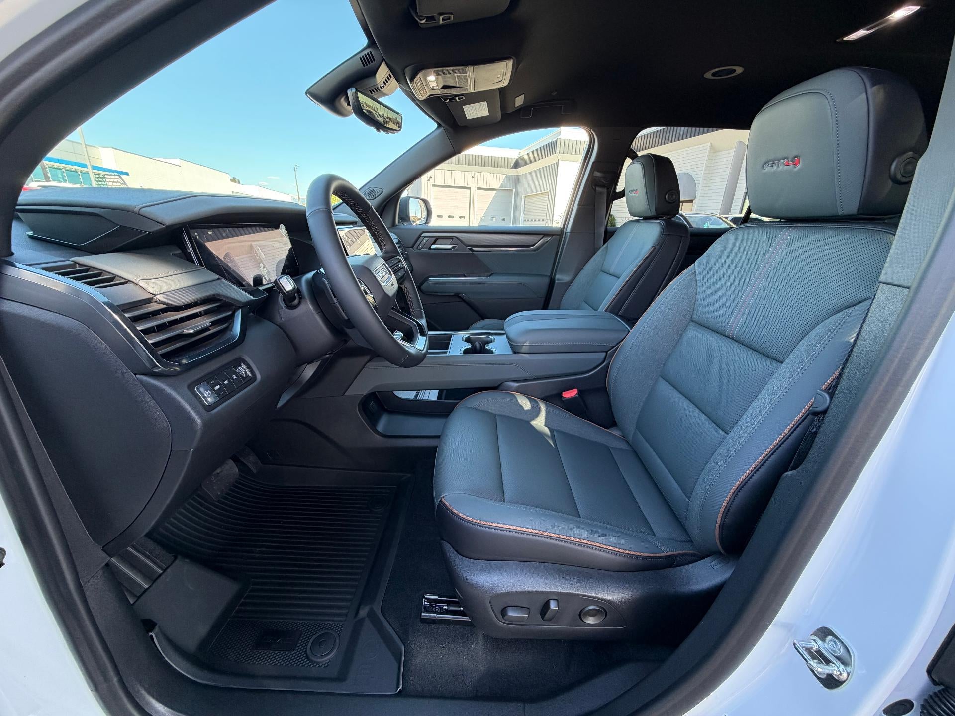 2026 GMC Acadia AWD AT4