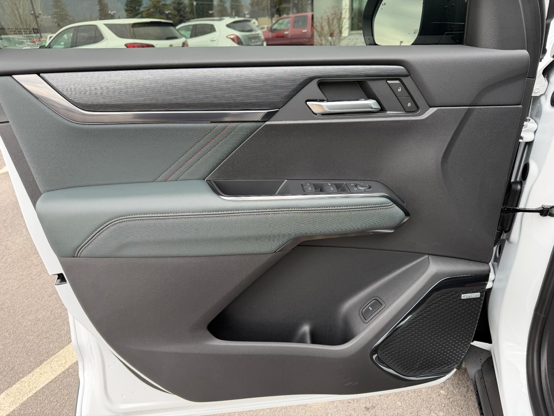 2026 GMC Acadia AWD AT4