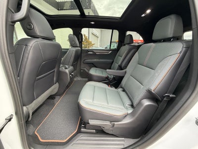 2026 GMC Acadia AWD AT4