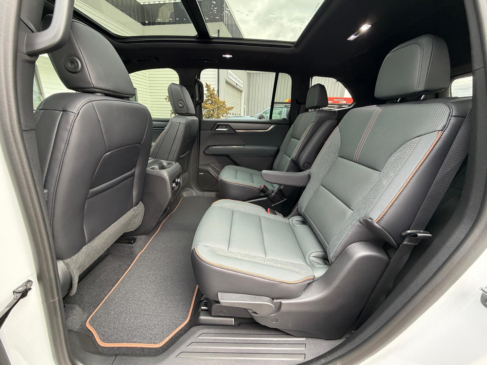 2026 GMC Acadia AWD AT4