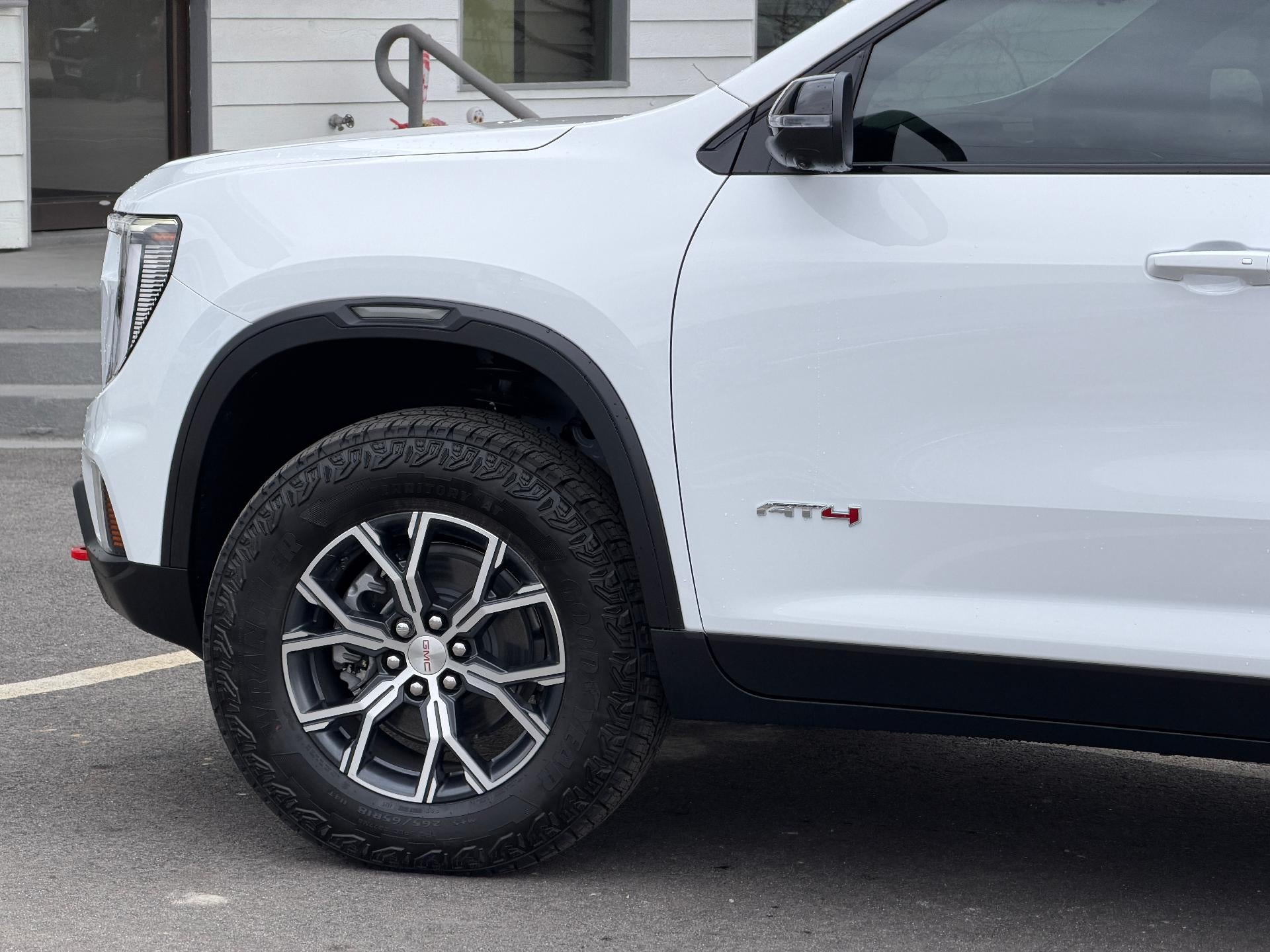 2026 GMC Acadia AWD AT4