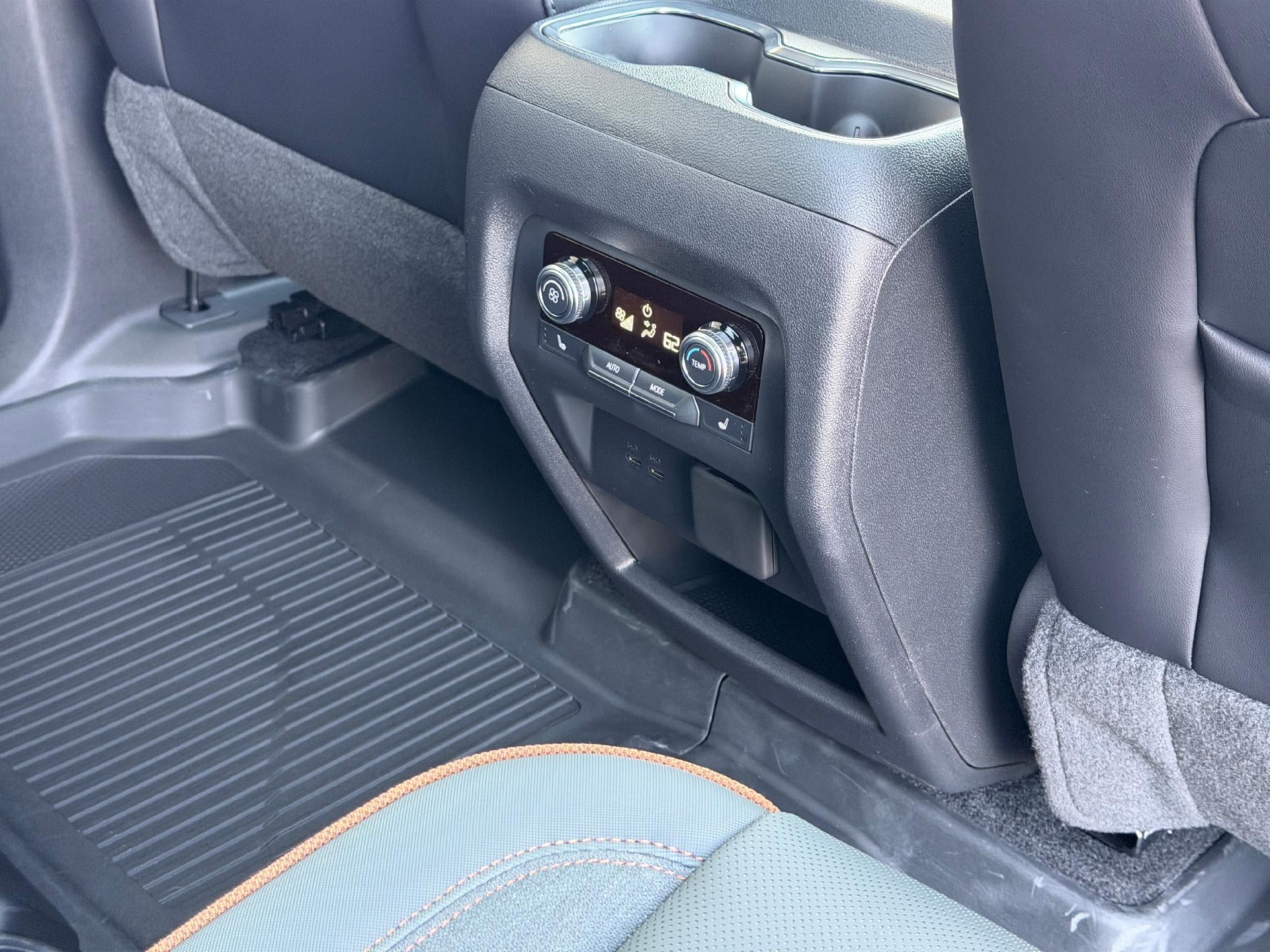 2026 GMC Acadia AWD AT4