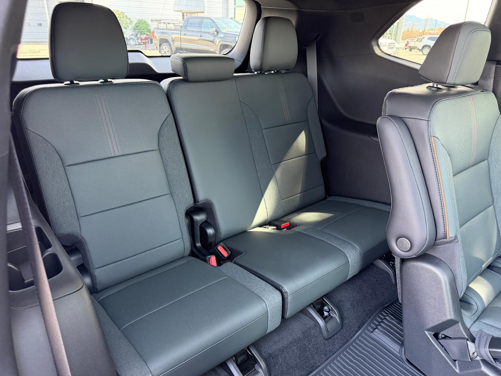 2026 GMC Acadia AWD AT4