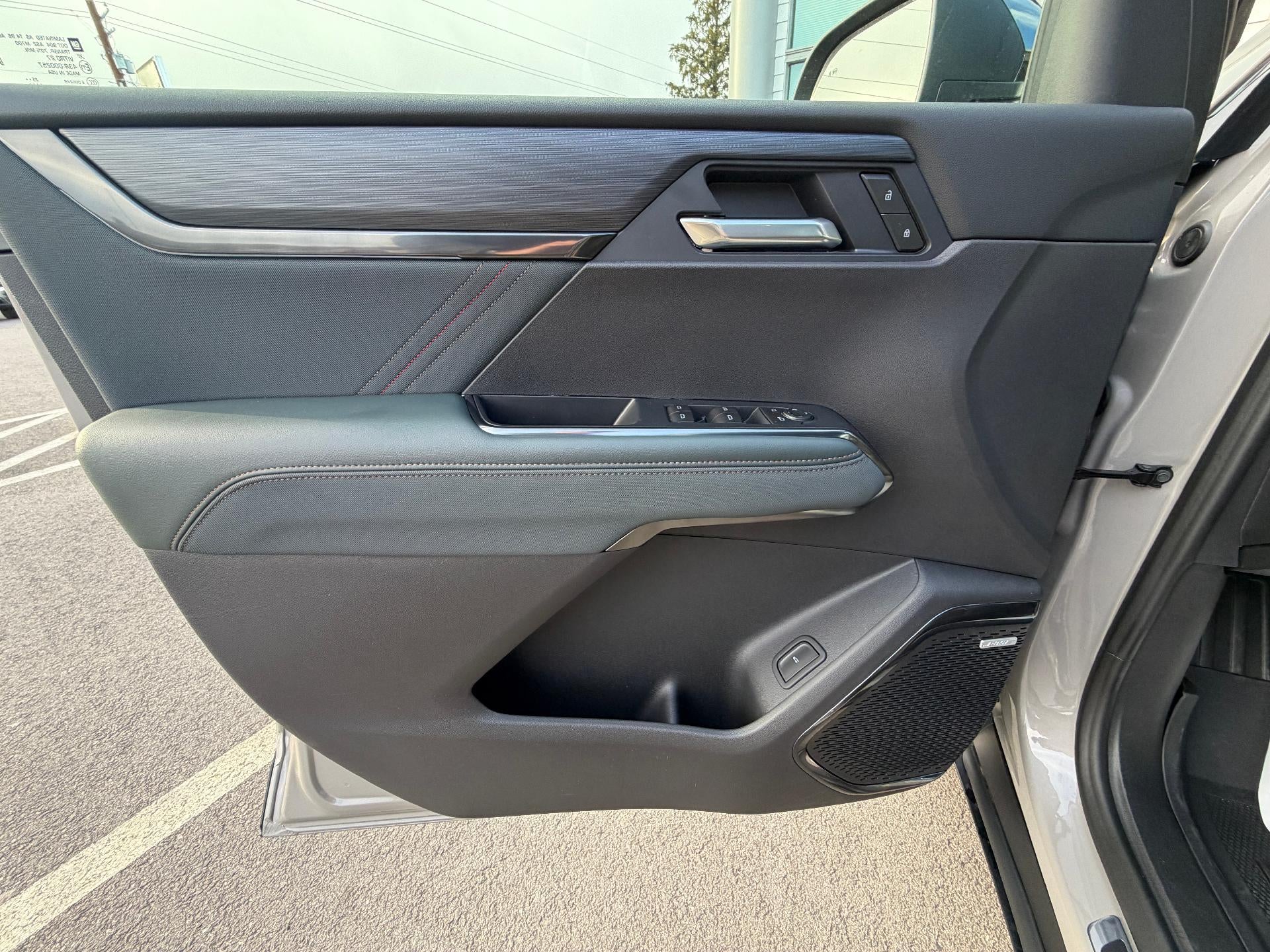 2026 GMC Acadia AWD AT4