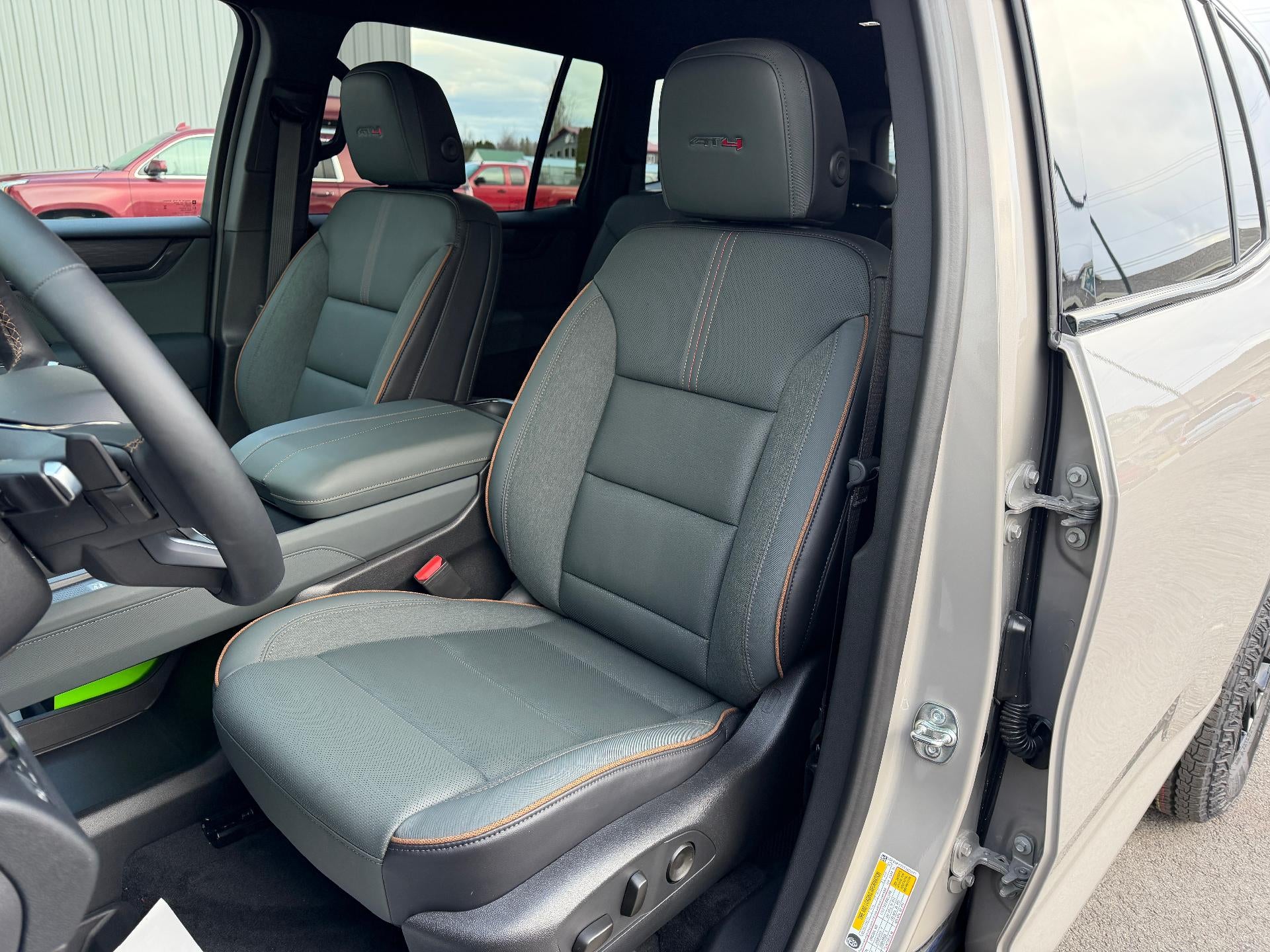 2026 GMC Acadia AWD AT4