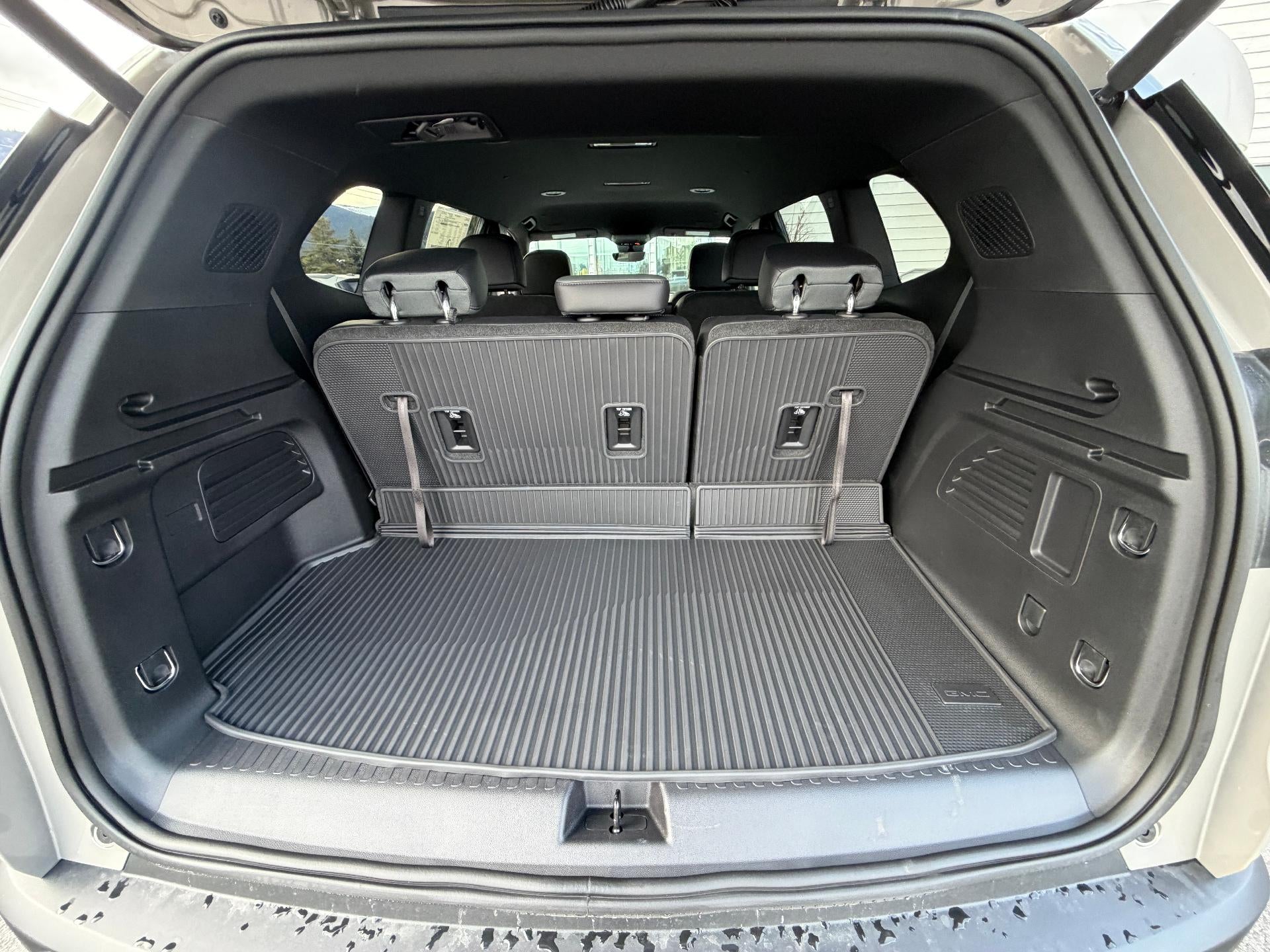 2026 GMC Acadia AWD AT4