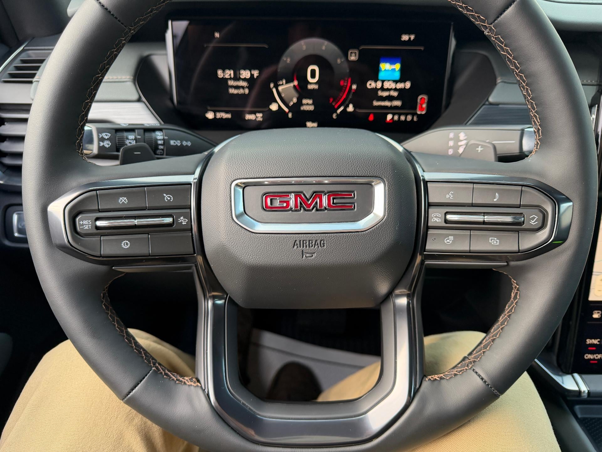 2026 GMC Acadia AWD AT4