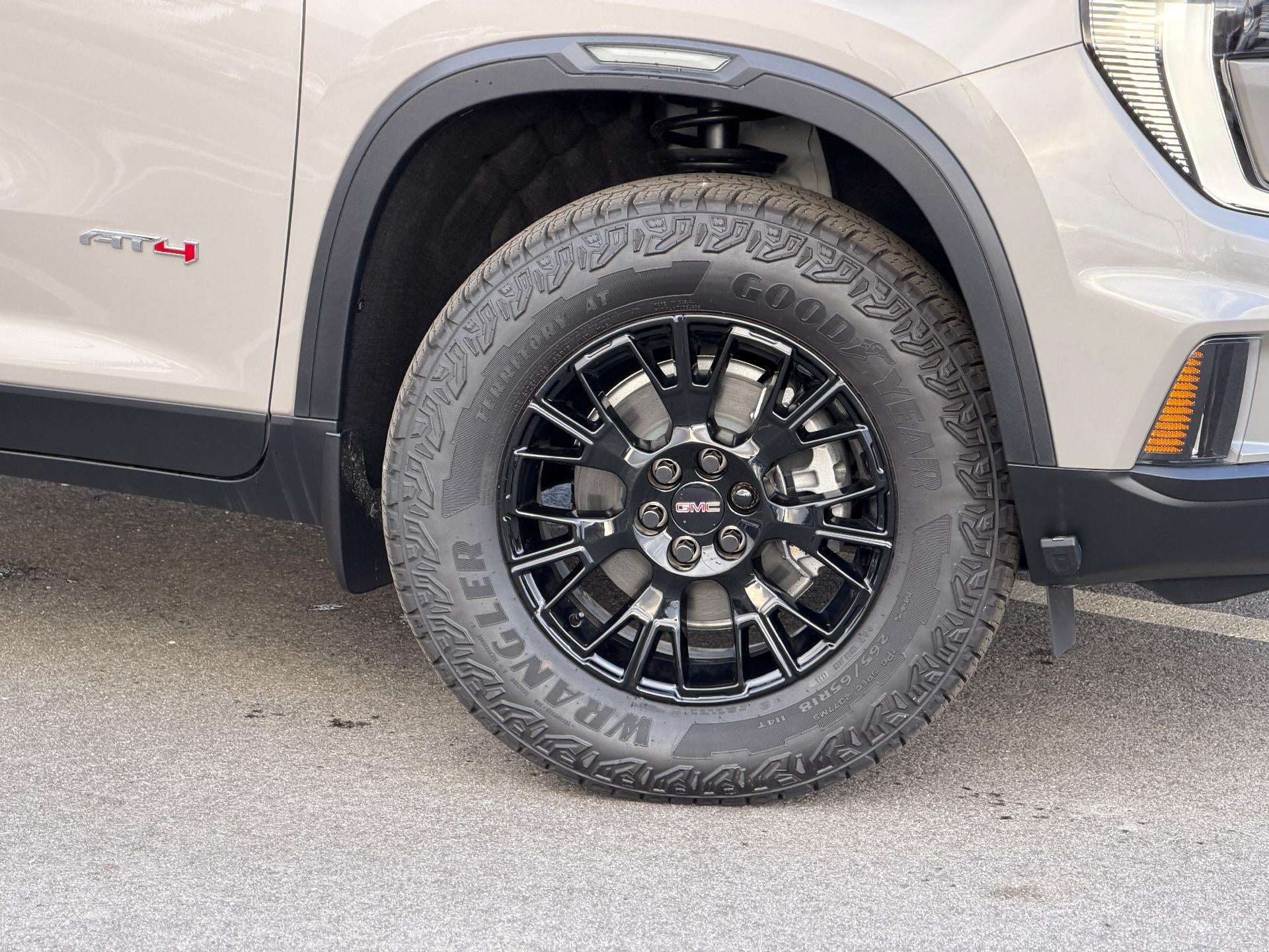 2026 GMC Acadia AWD AT4