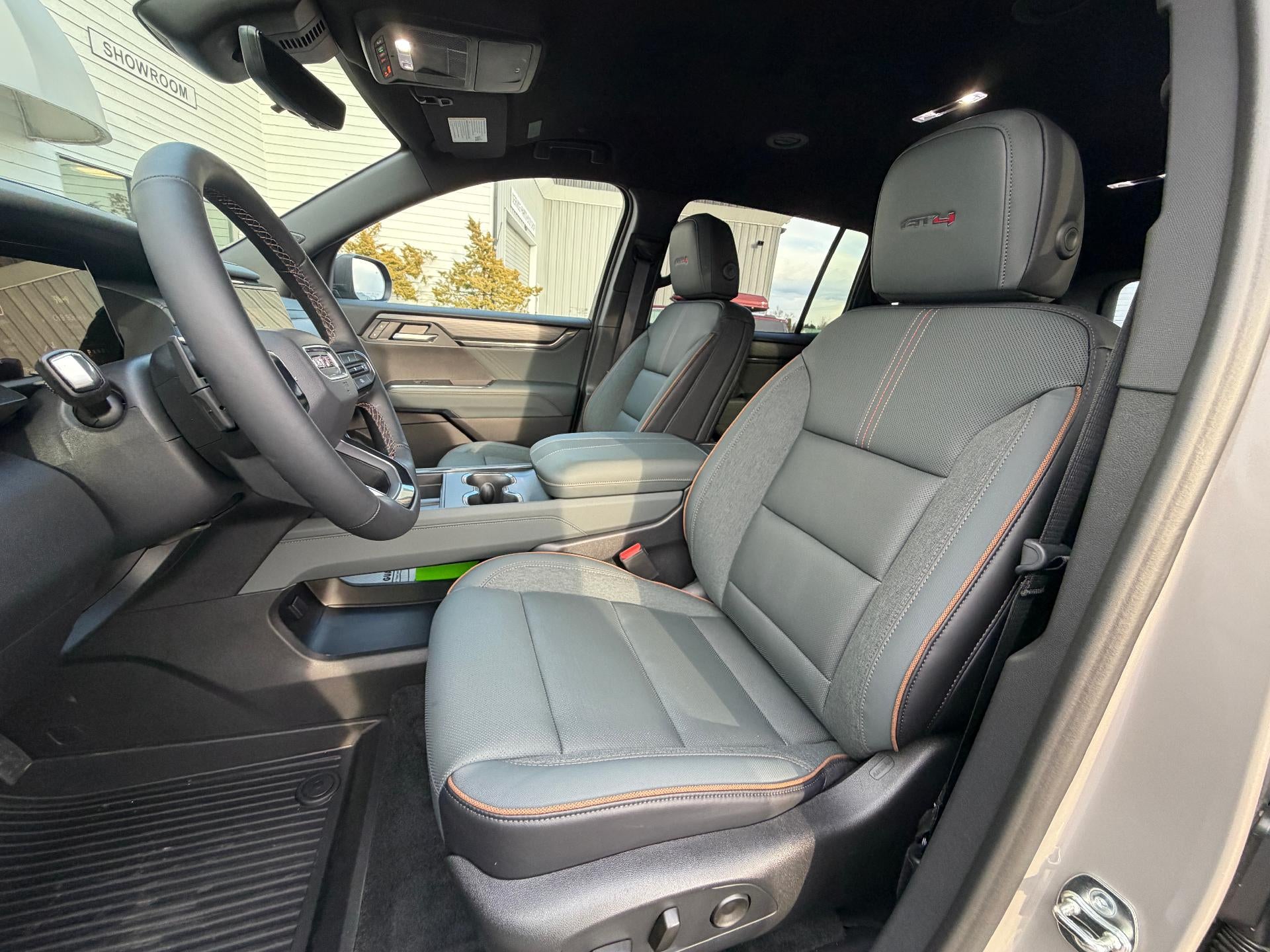 2026 GMC Acadia AWD AT4