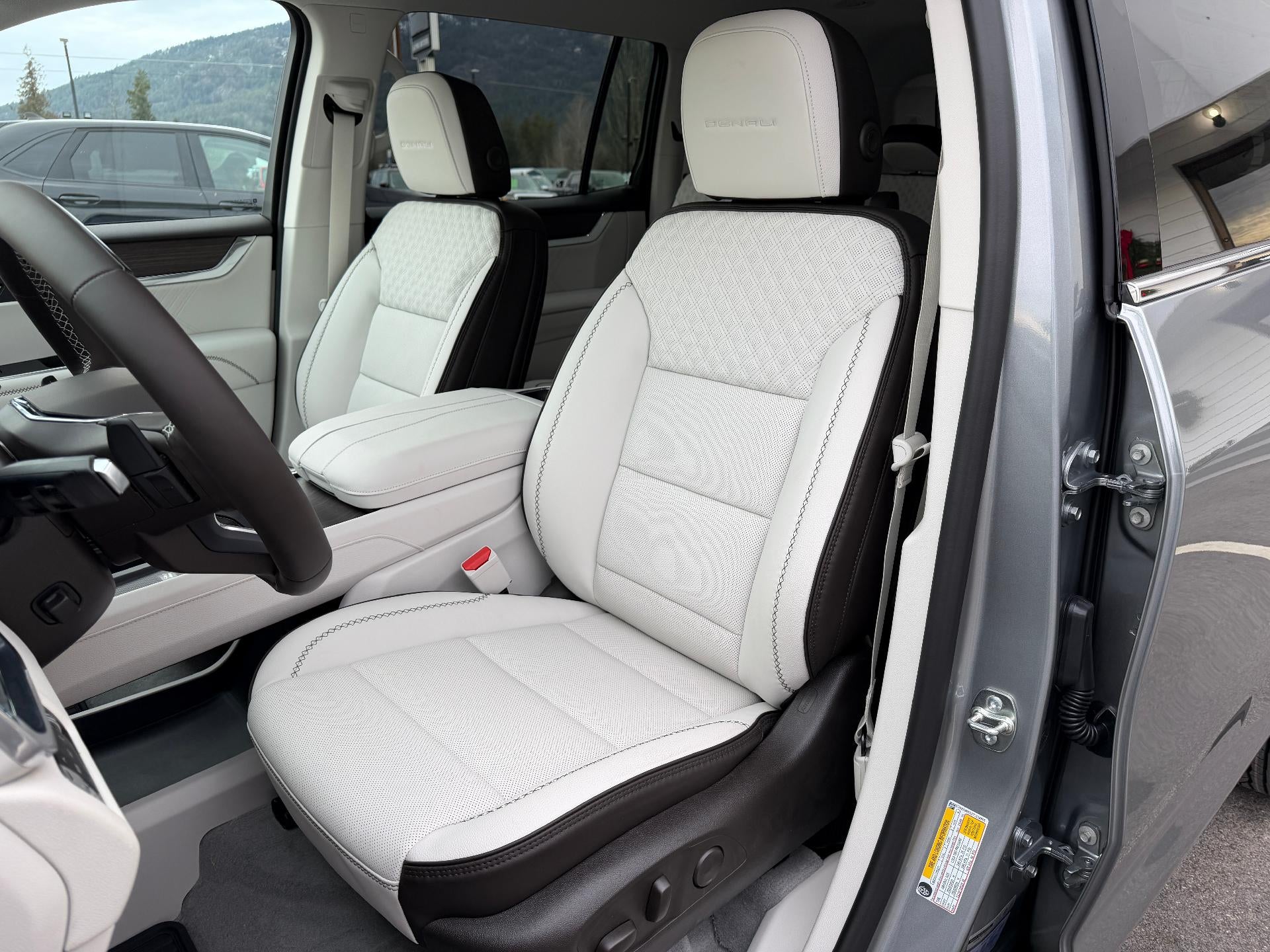 2026 GMC Acadia AWD Denali