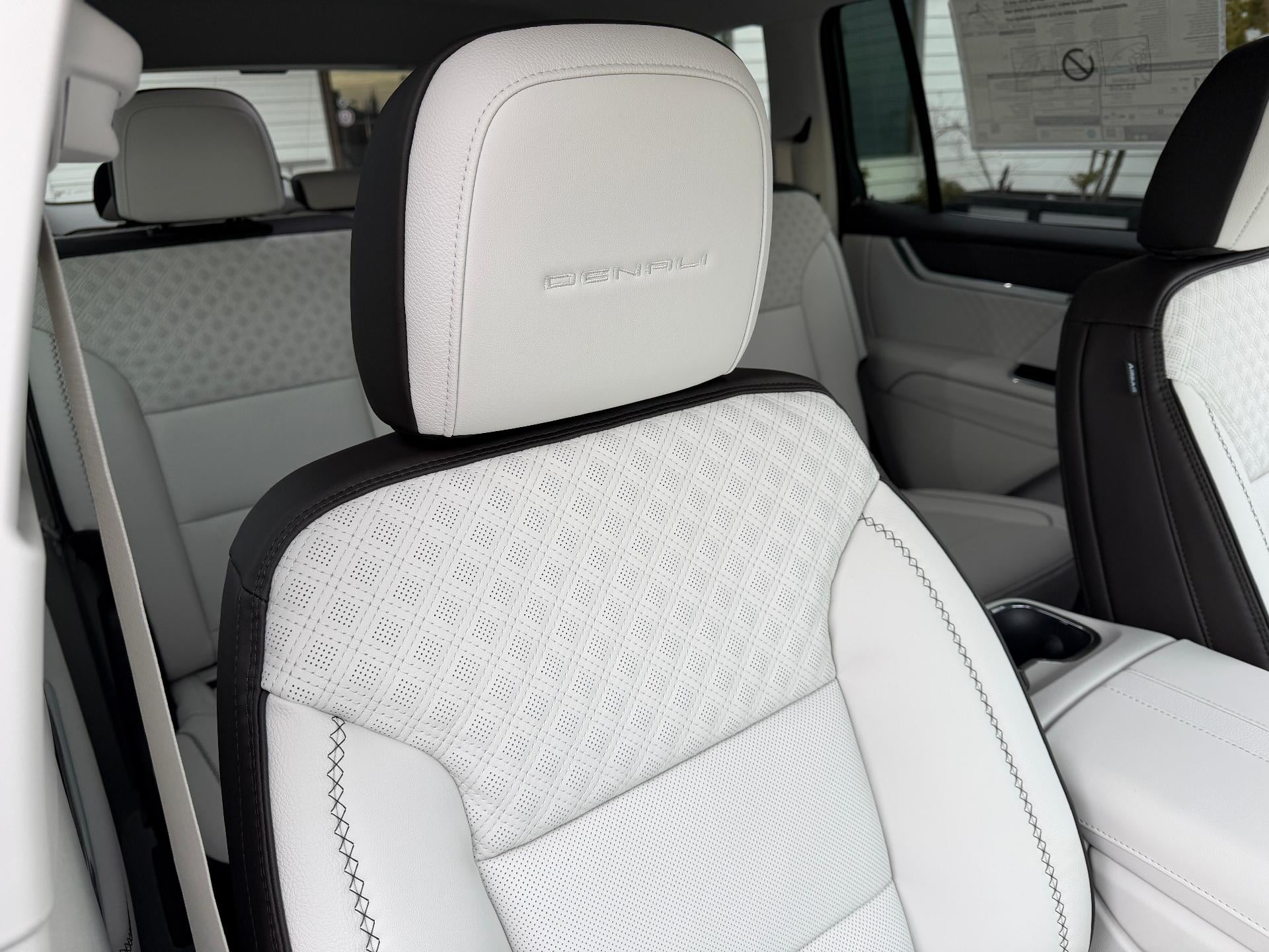 2026 GMC Acadia AWD Denali