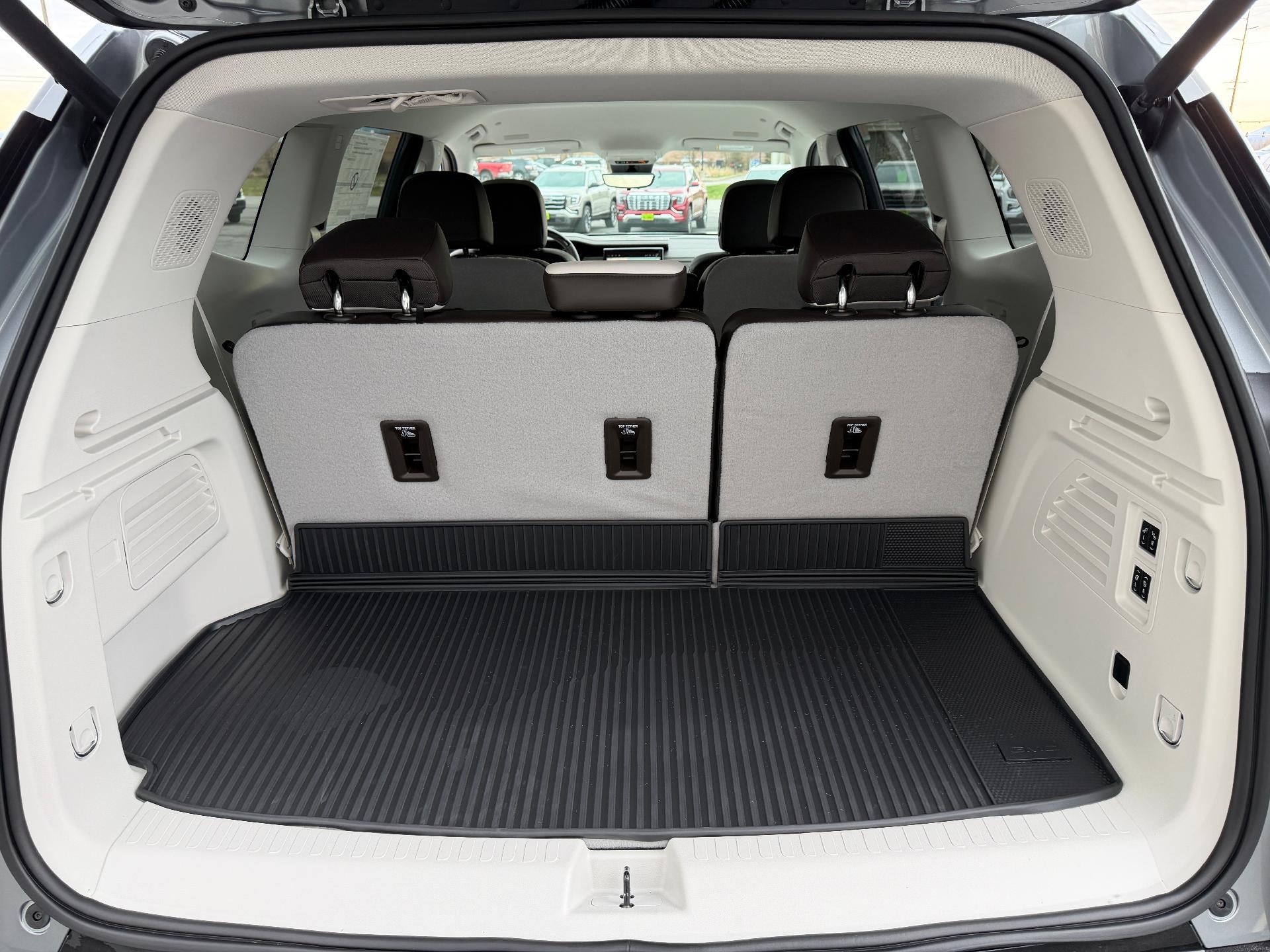 2026 GMC Acadia AWD Denali