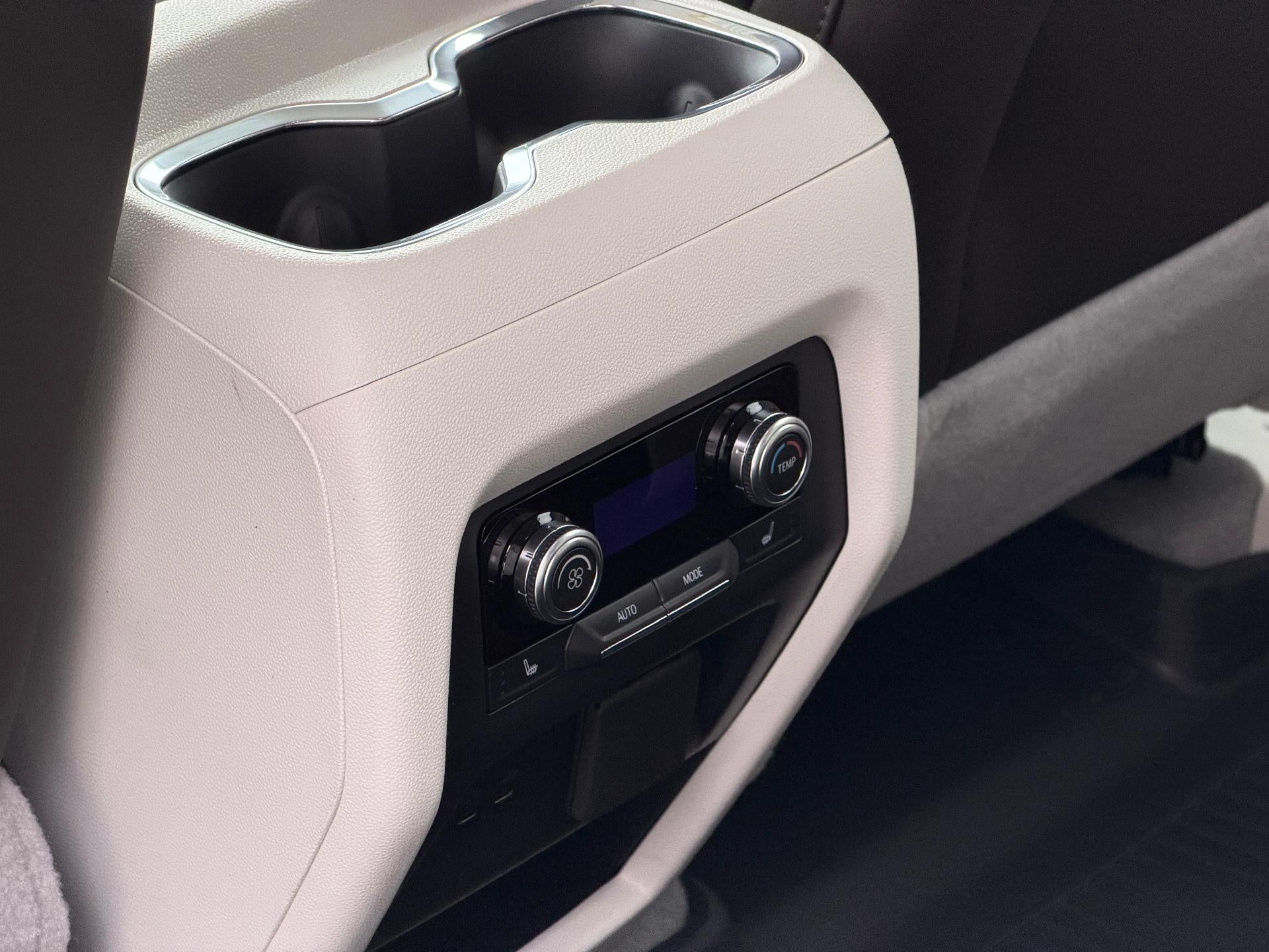 2026 GMC Acadia AWD Denali