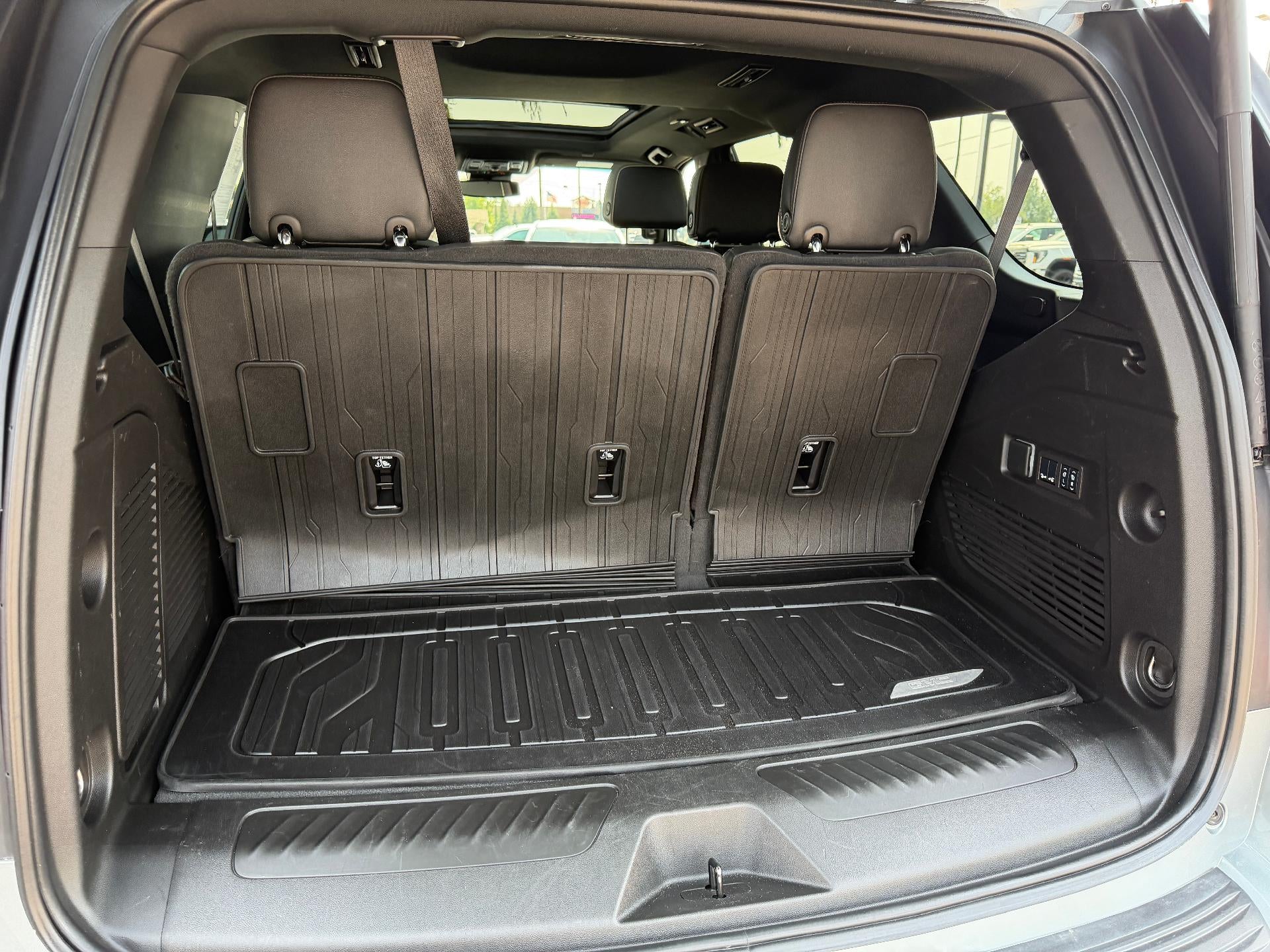 2024 GMC Yukon SLT