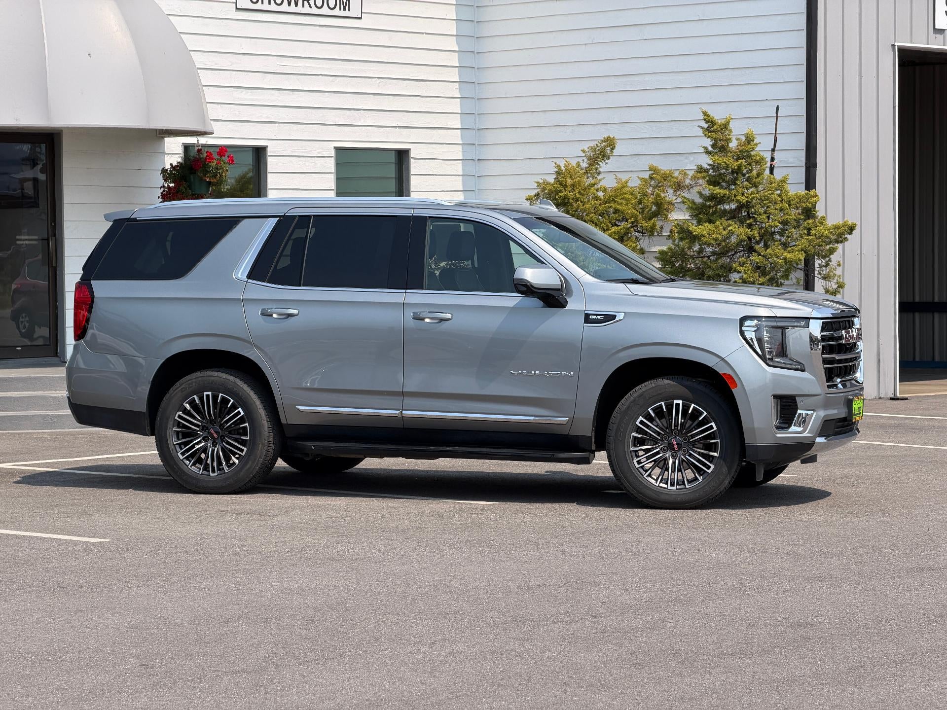 2024 GMC Yukon SLT