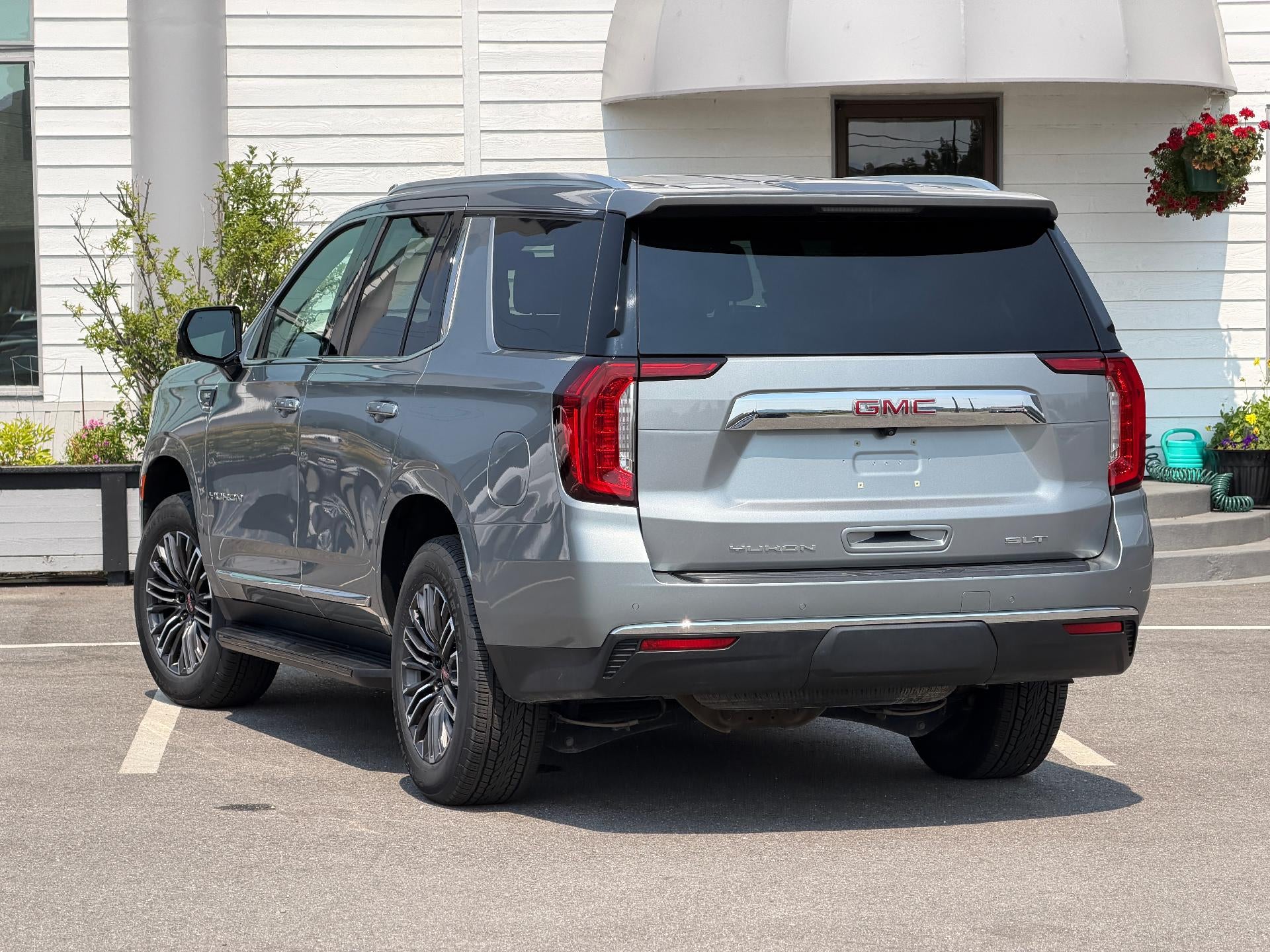 2024 GMC Yukon SLT