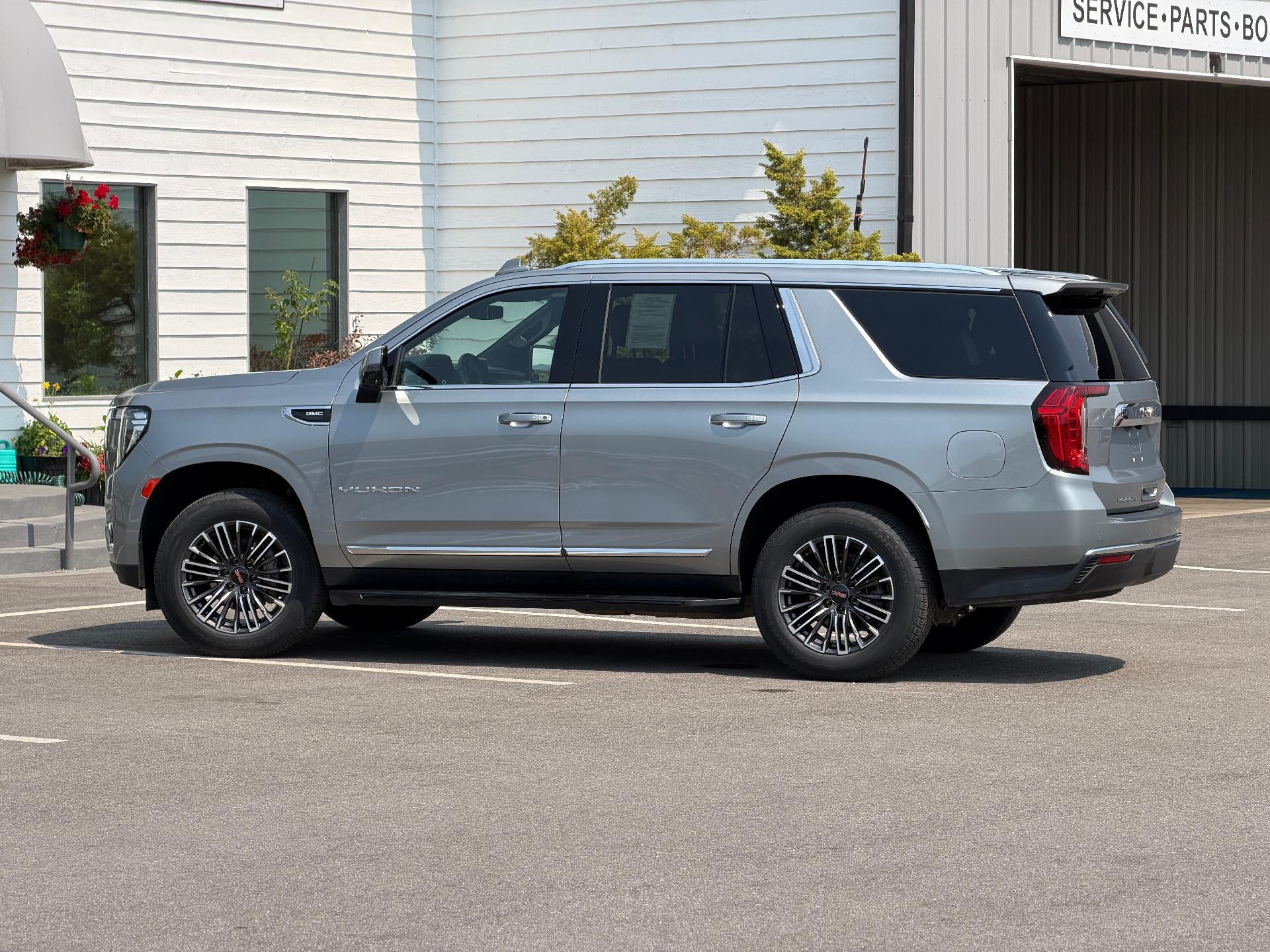 2024 GMC Yukon SLT