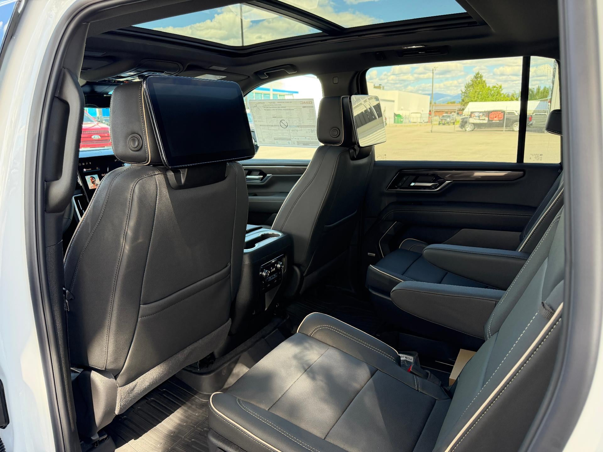 2026 GMC Yukon XL 4WD 4dr Elevation