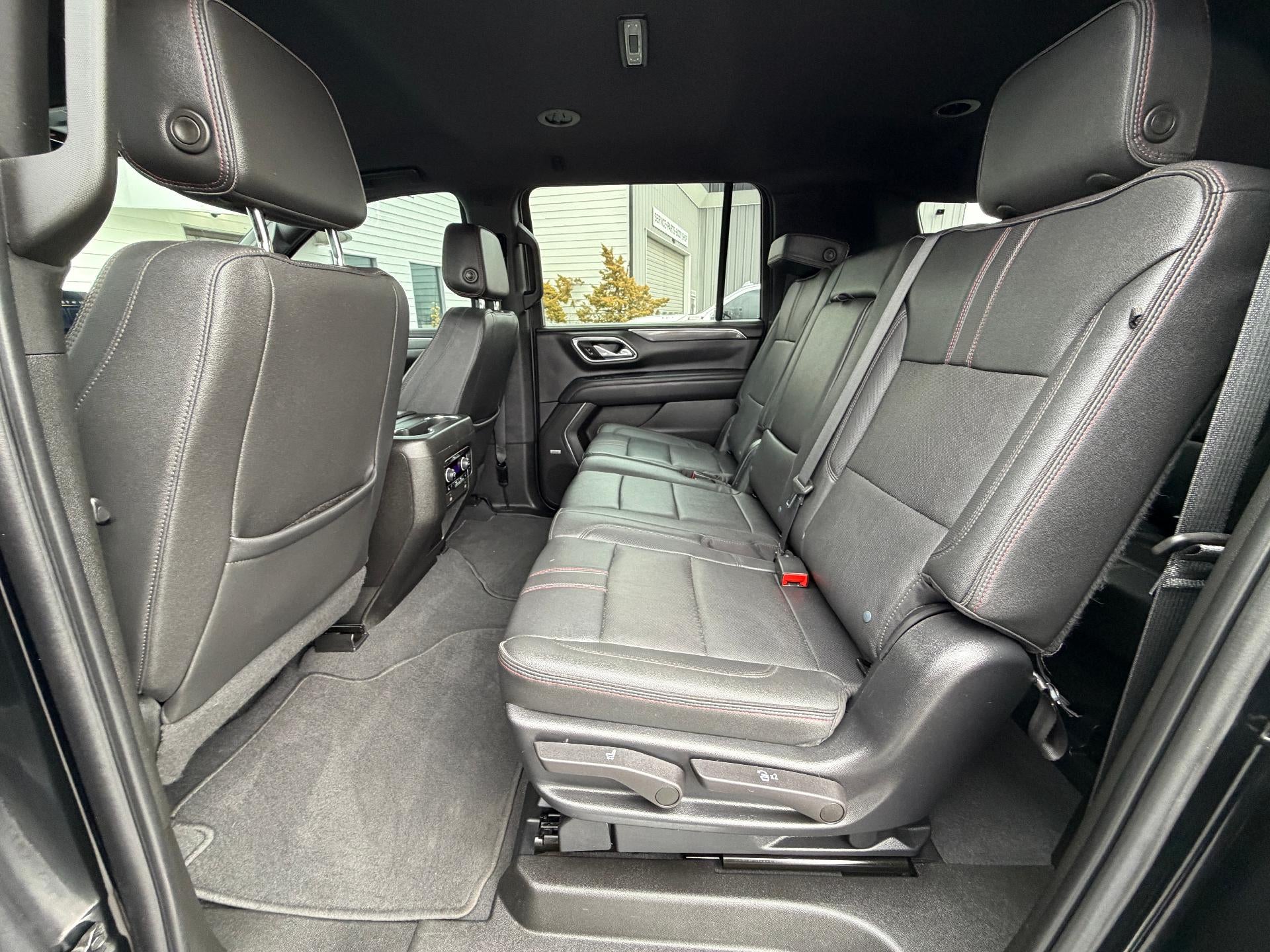 2023 Chevrolet Suburban RST