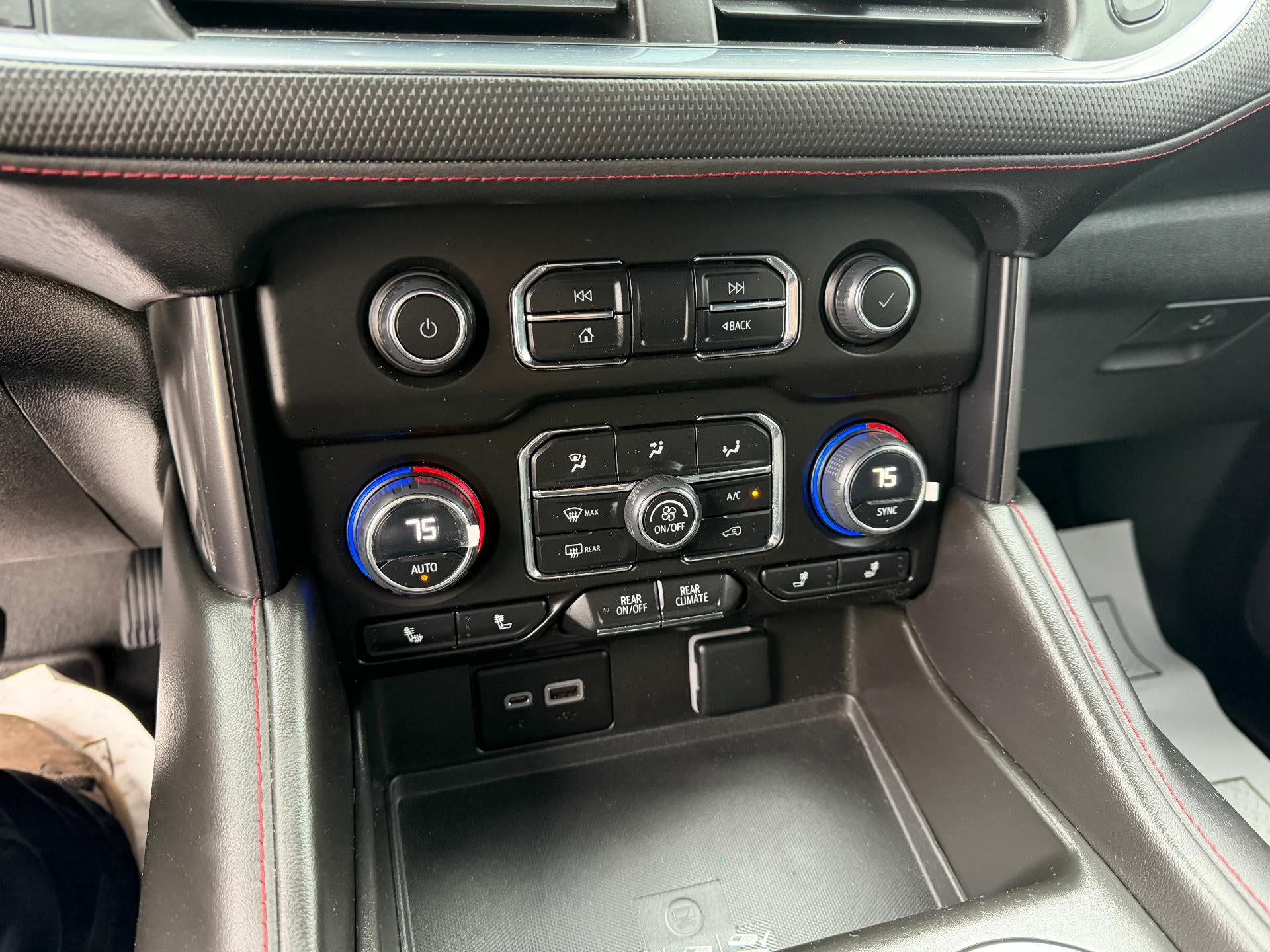 2023 Chevrolet Suburban RST