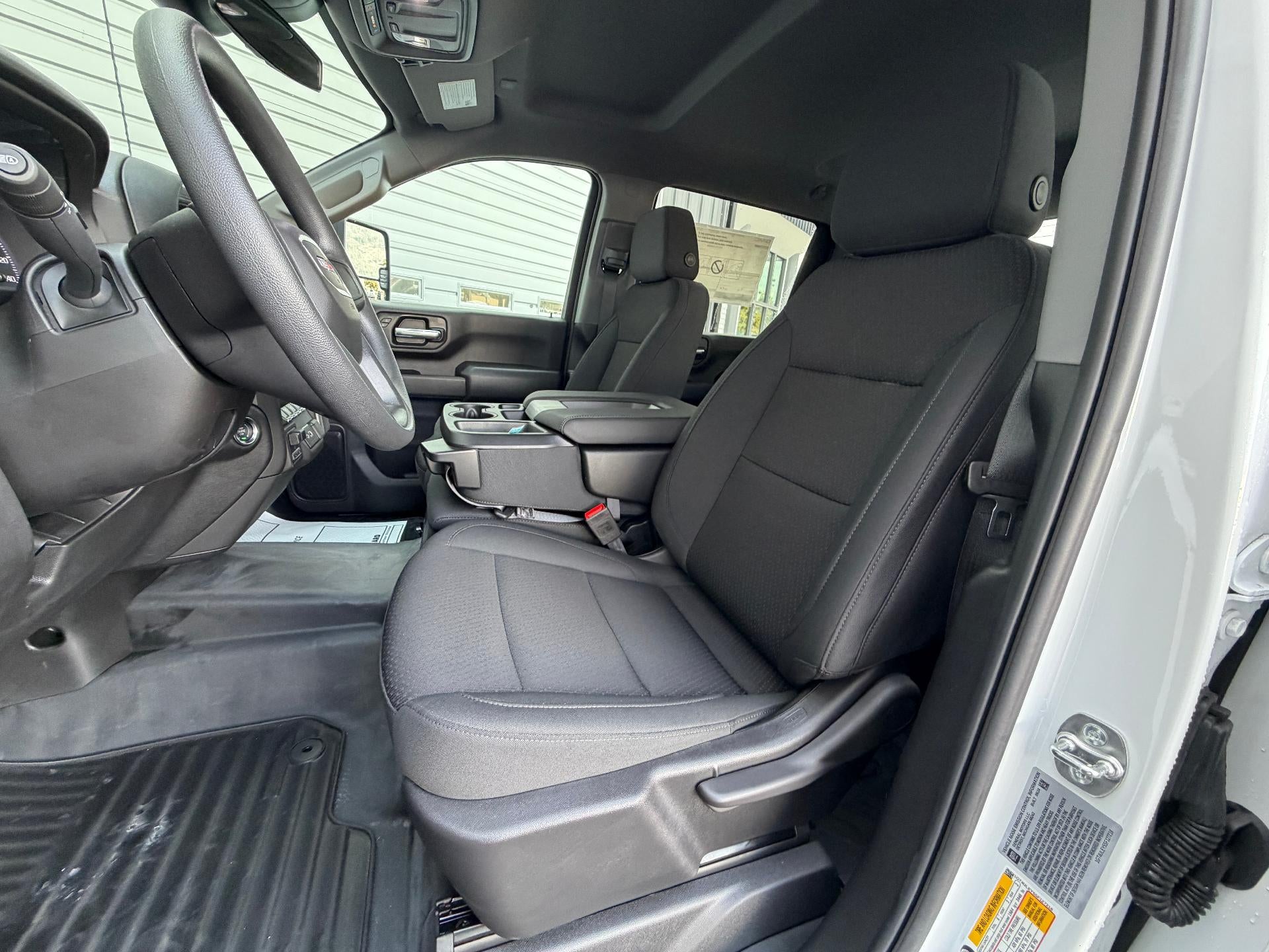 2025 GMC Sierra 2500 HD Crew Cab Standard Box 4-Wheel Drive Pro