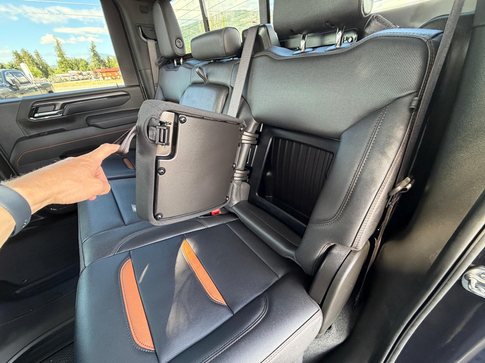 2025 GMC Sierra 2500 HD AT4 /One Owner/ Gas Engine
