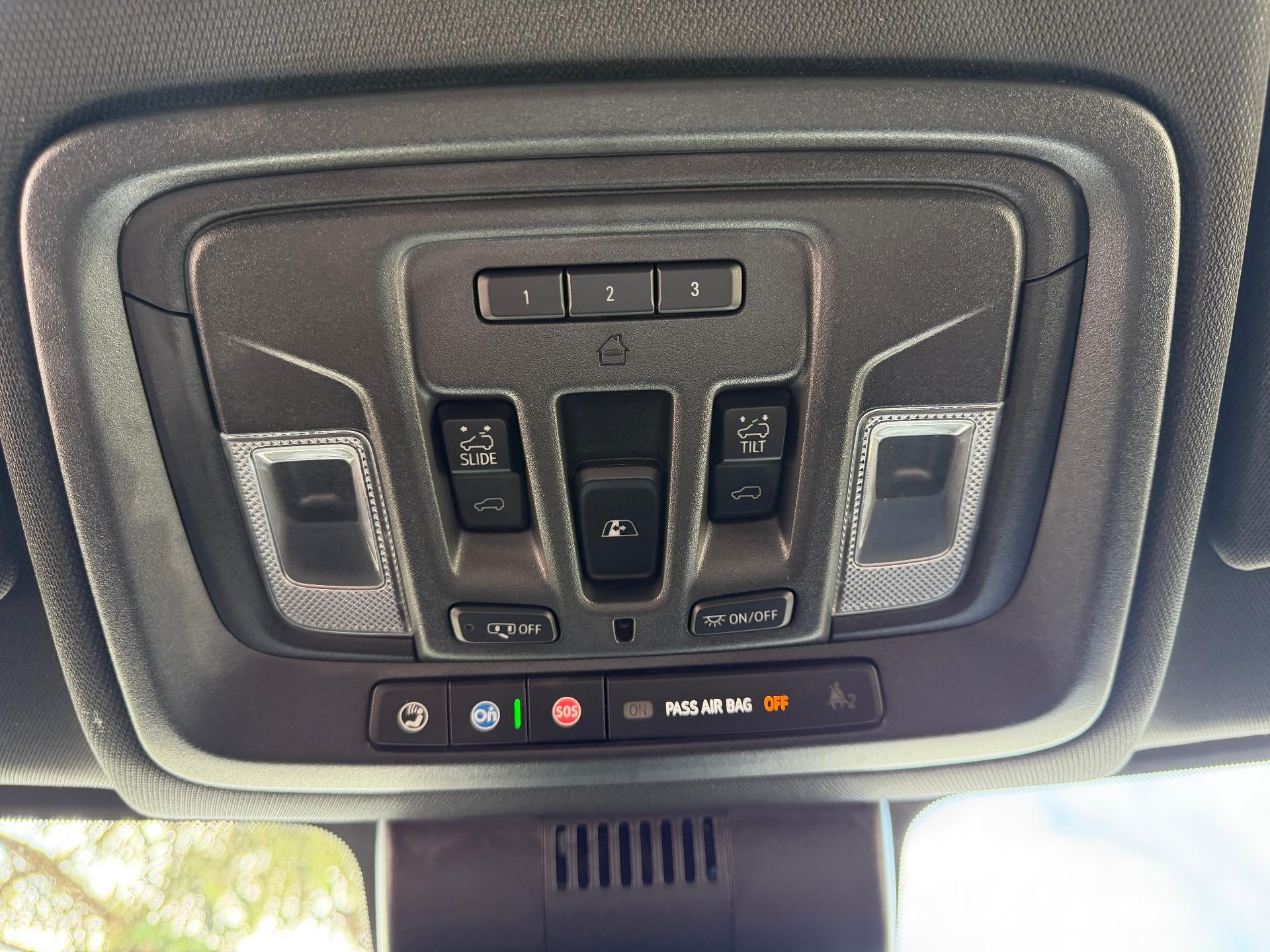 2025 GMC Sierra 2500 HD AT4 /One Owner/ Gas Engine