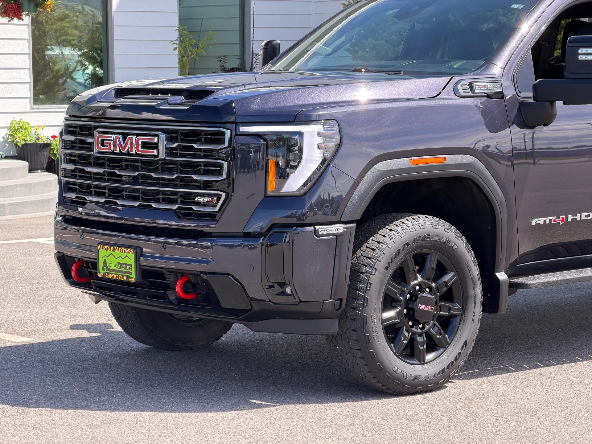 2025 GMC Sierra 2500 HD AT4 /One Owner/ Gas Engine
