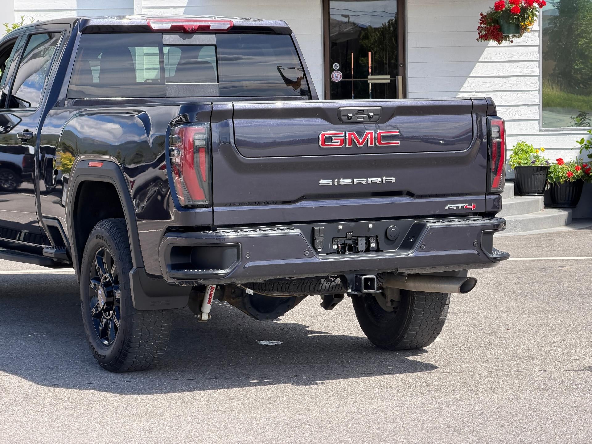 2025 GMC Sierra 2500 HD AT4 /One Owner/ Gas Engine