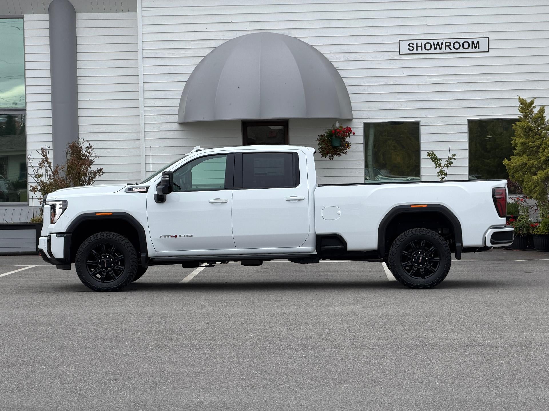 2026 GMC Sierra 3500HD AT4 - Photo 7