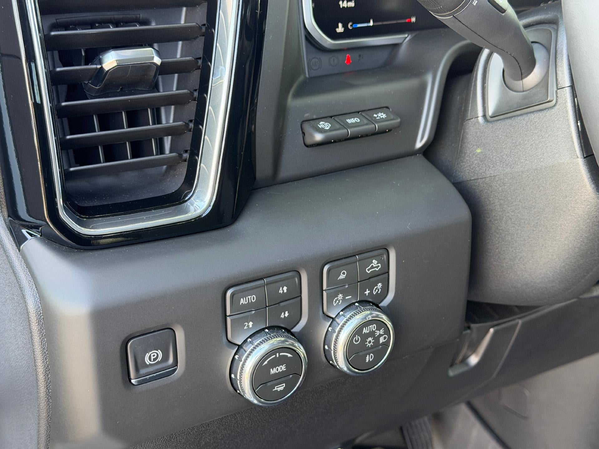 2026 GMC Sierra 3500 HD Crew Cab Standard Box 4-Wheel Drive Denali