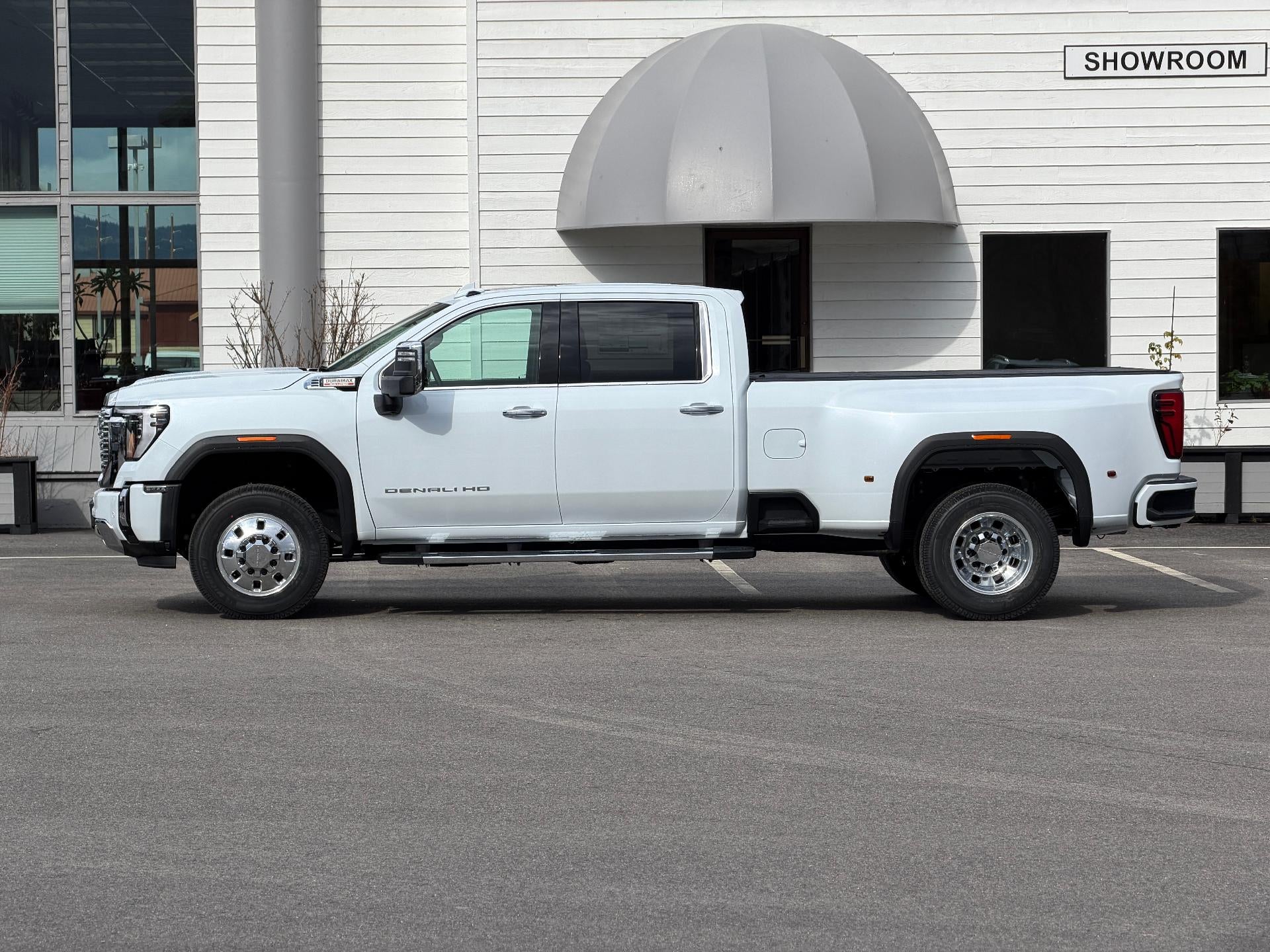 2026 GMC Sierra 3500 HD Crew Cab Long Box 4-Wheel Drive Denali
