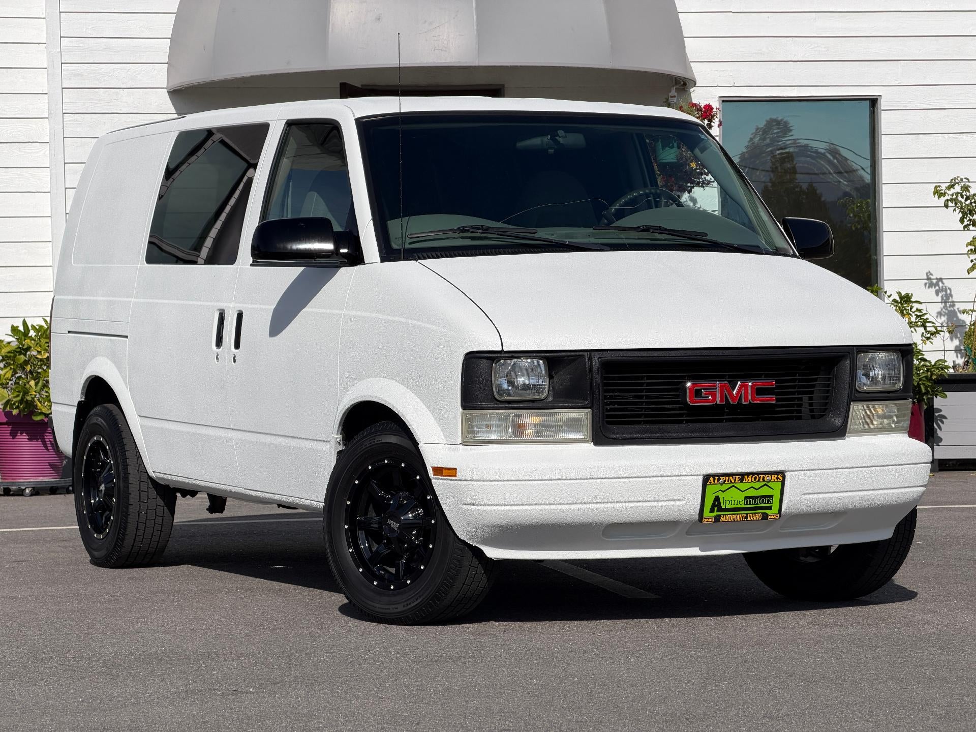 2005 GMC Safari Cargo One Owner