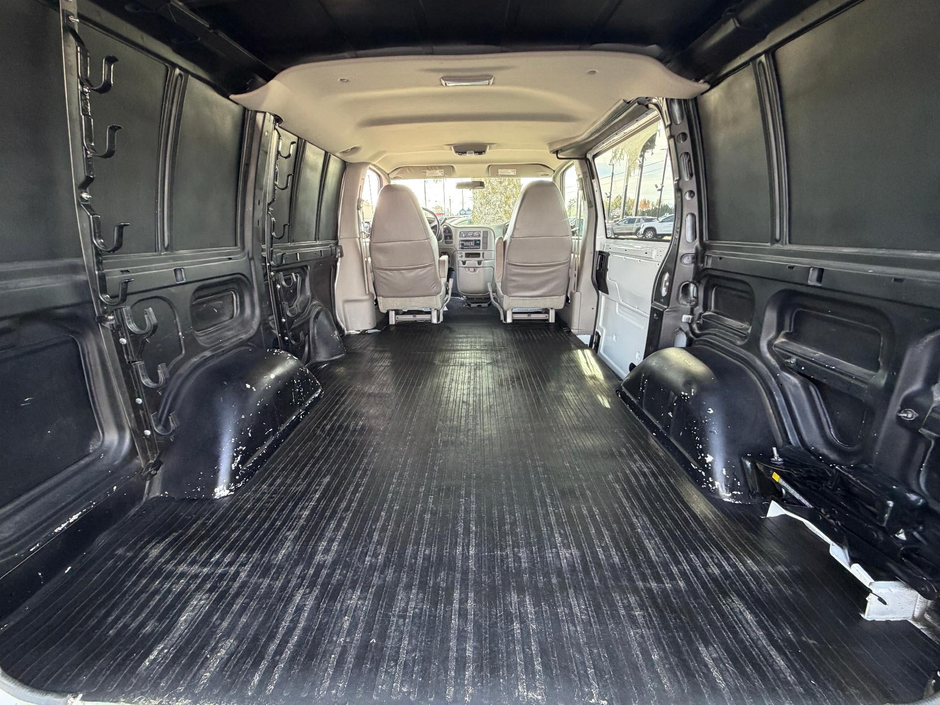 2005 GMC Safari Cargo One Owner