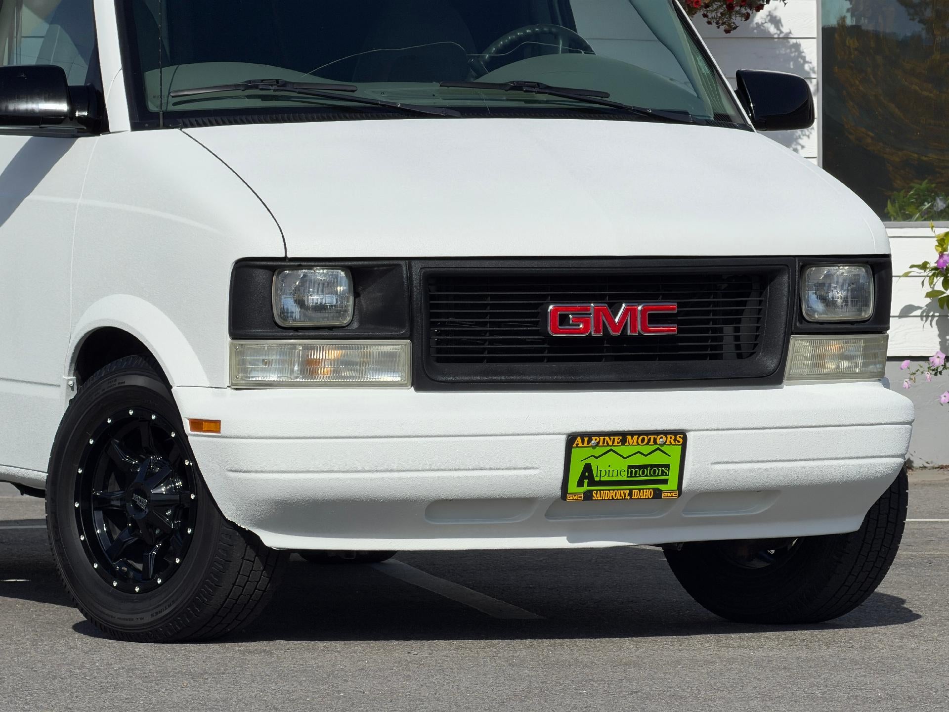 2005 GMC Safari Cargo One Owner