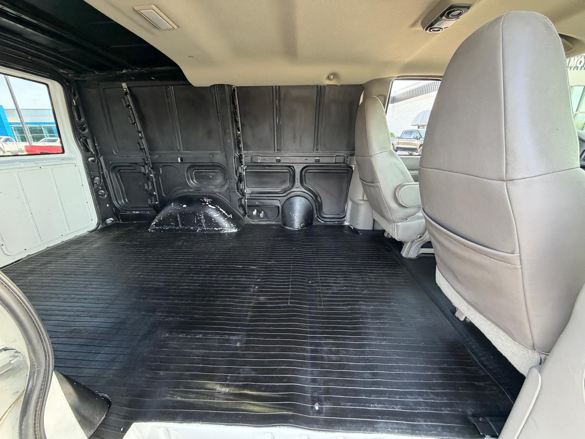 2005 GMC Safari Cargo One Owner