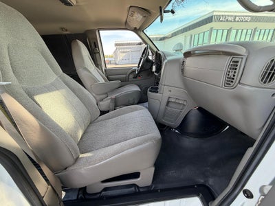 2005 GMC Safari Cargo One Owner