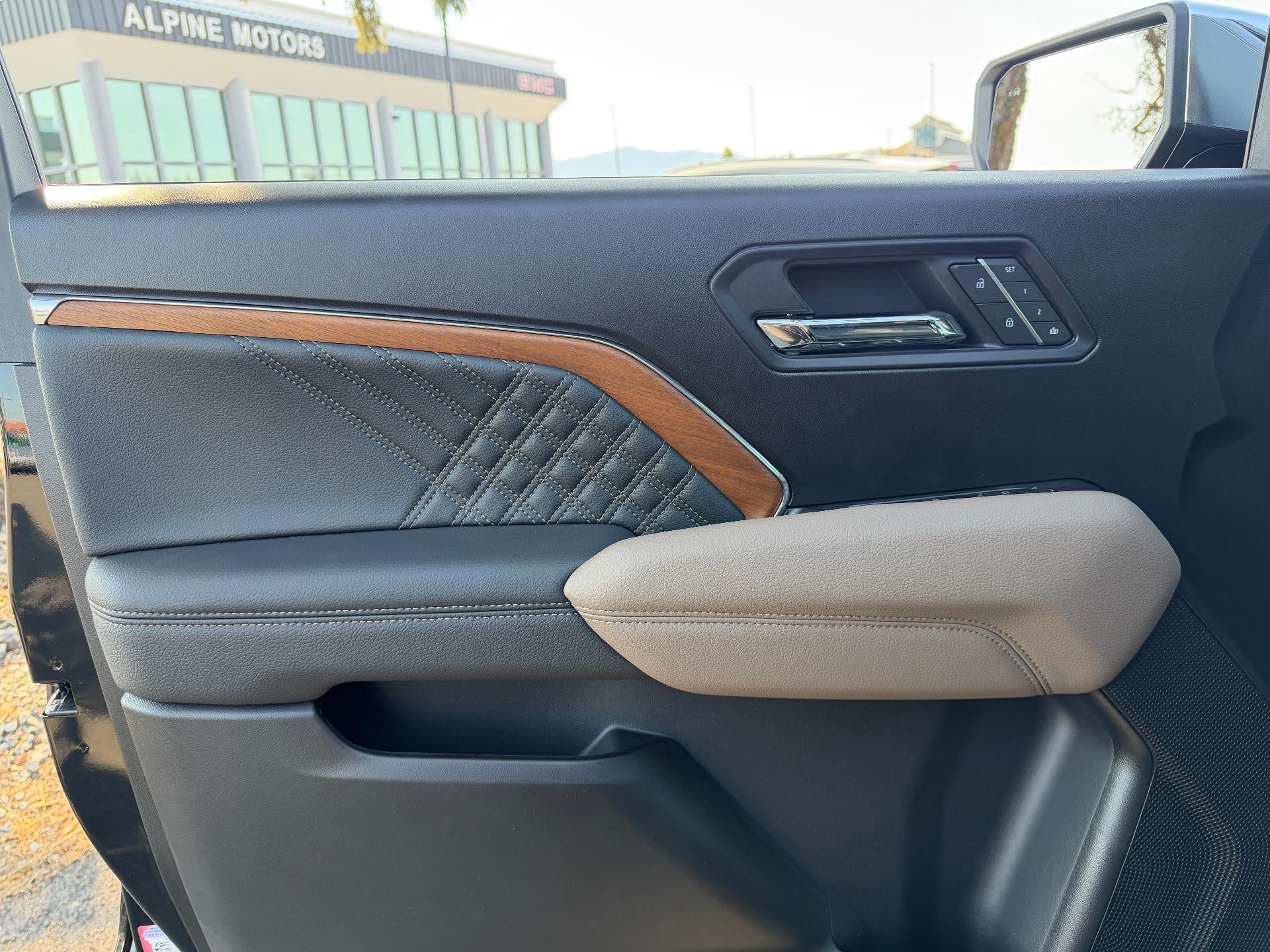 2026 GMC Canyon Crew Cab Short Box 4-Wheel Drive Denali