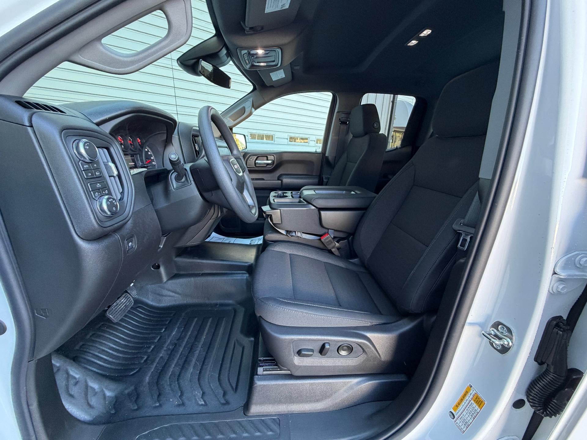 2026 GMC Sierra 1500 Double Cab Standard Box 4-Wheel Drive Pro