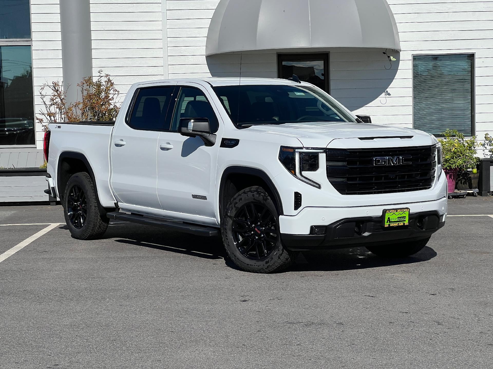 2026 GMC Sierra 1500 Crew Cab Short Box 4-Wheel Drive Elevation 3SB