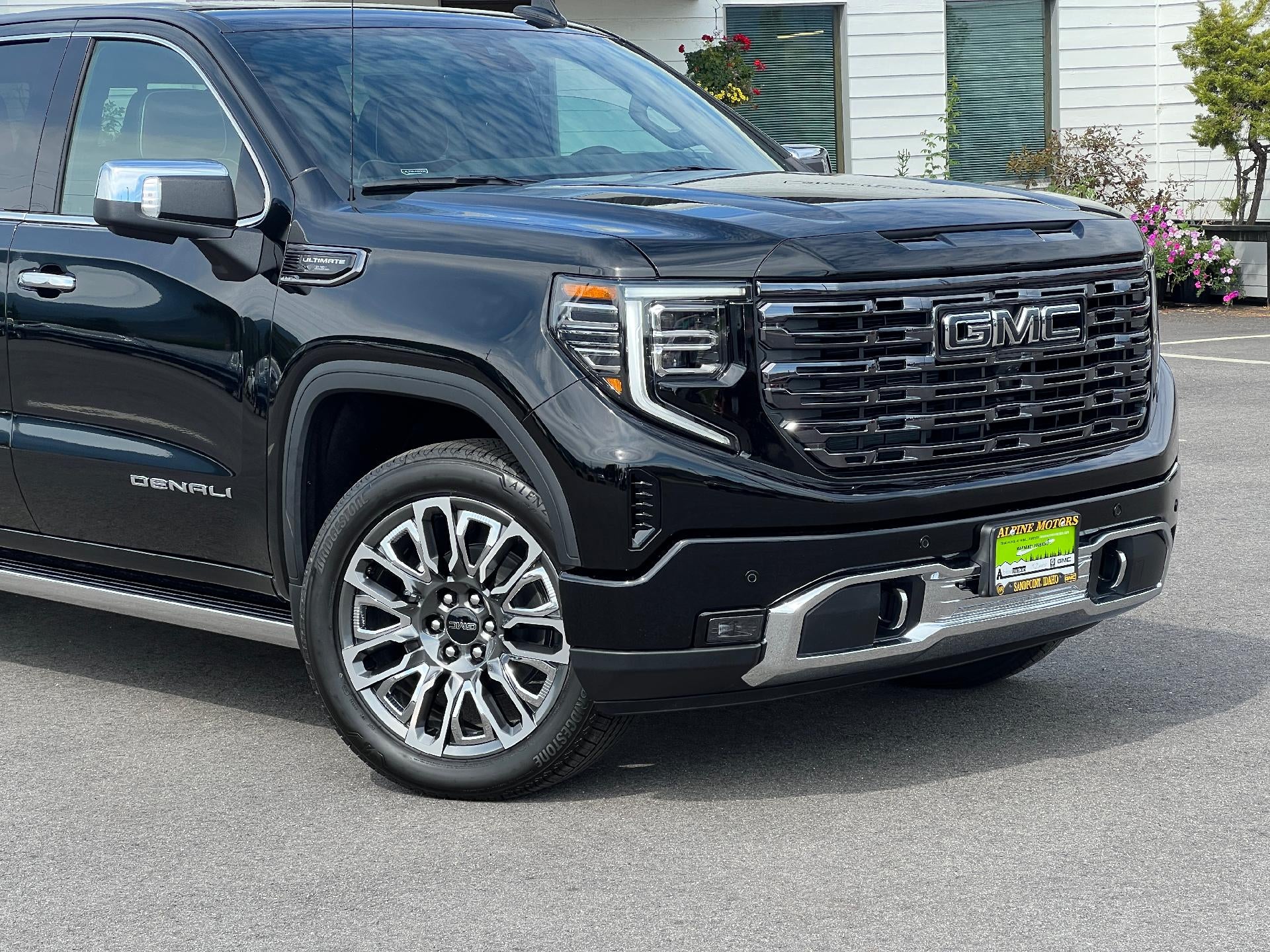 2025 GMC Sierra 1500 Crew Cab Short Box 4-Wheel Drive Denali Ultimate